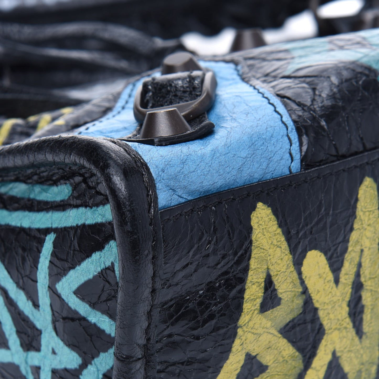 Agneau Arena Graffiti All Over Classic Hardware Mini City Black Multicolor