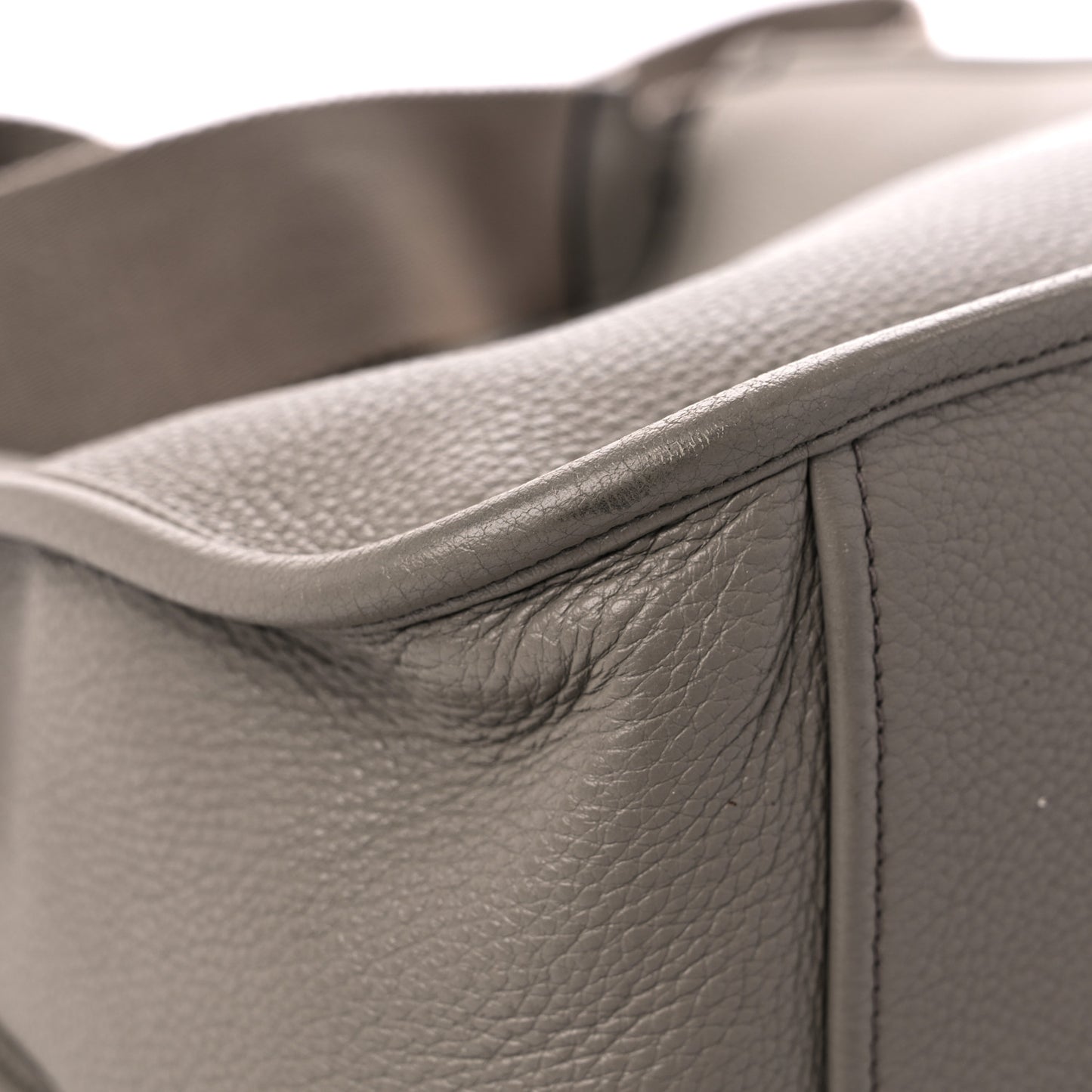 Vitello Daino Messenger Hobo Argilla