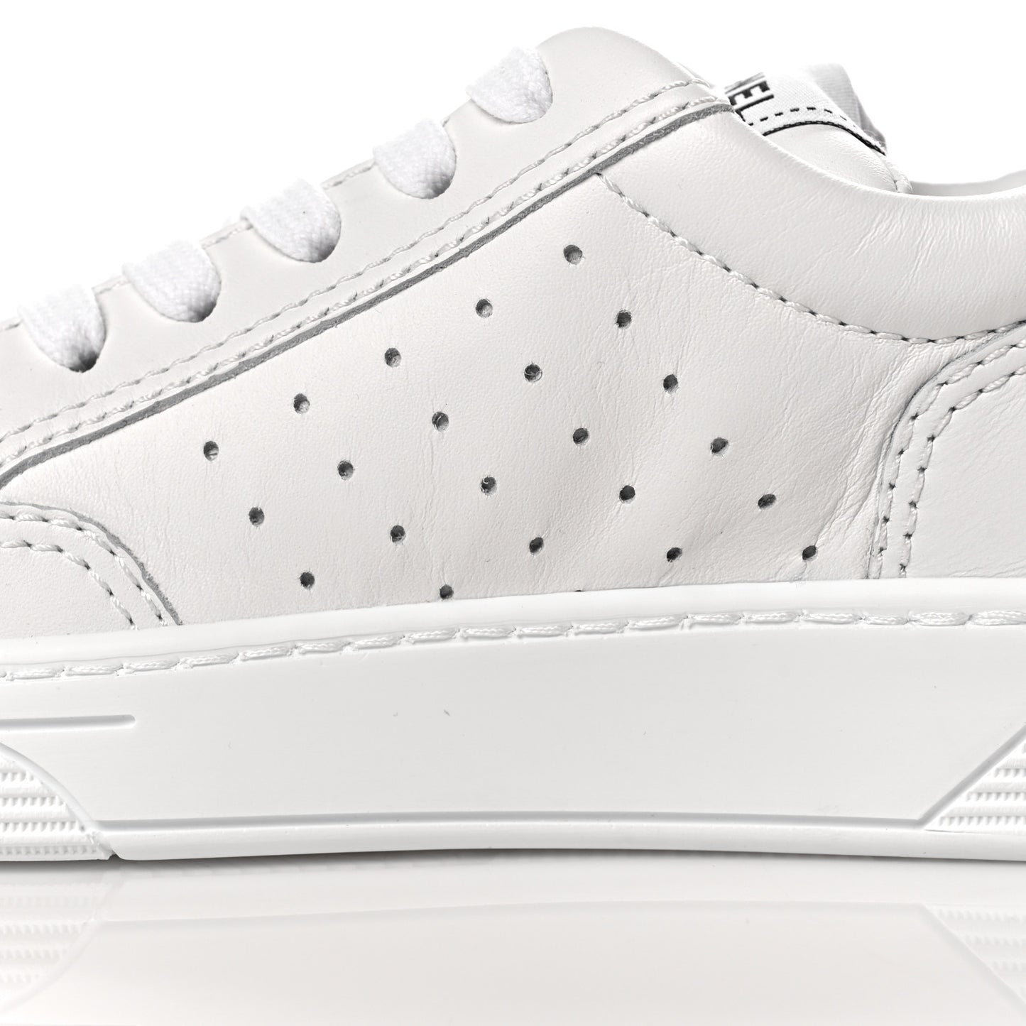 Grained Calfskin Fabric Womens Logo Sneakers 37 White