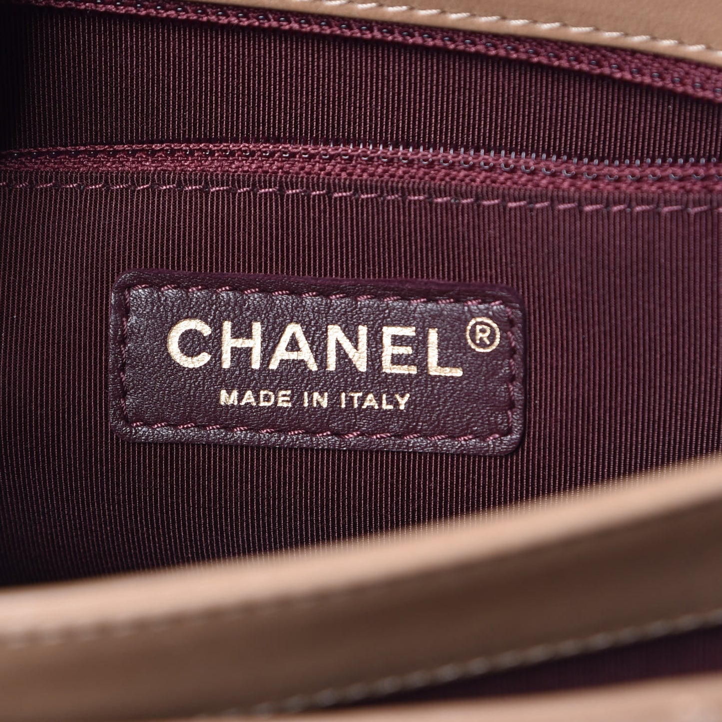 Shiny Lambskin Quilted Around The Corner Flap Beige