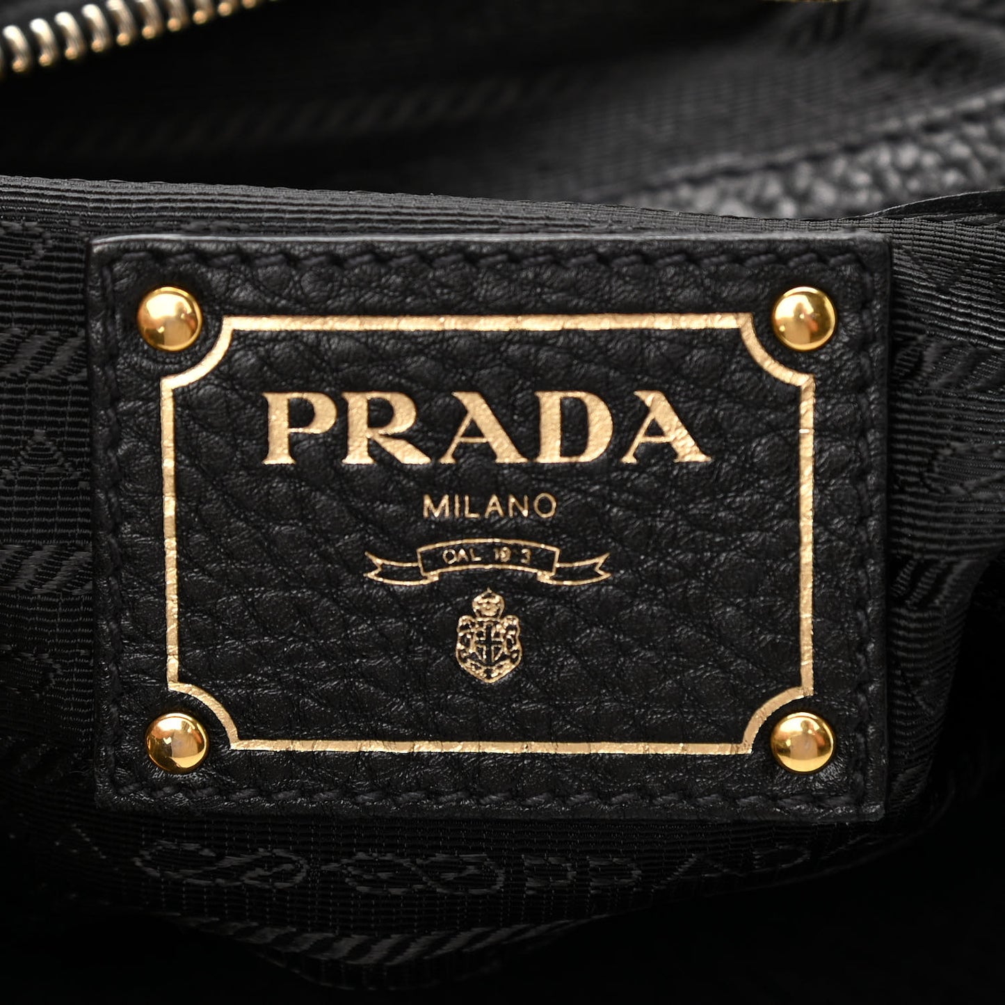 Vitello Daino Hobo Black