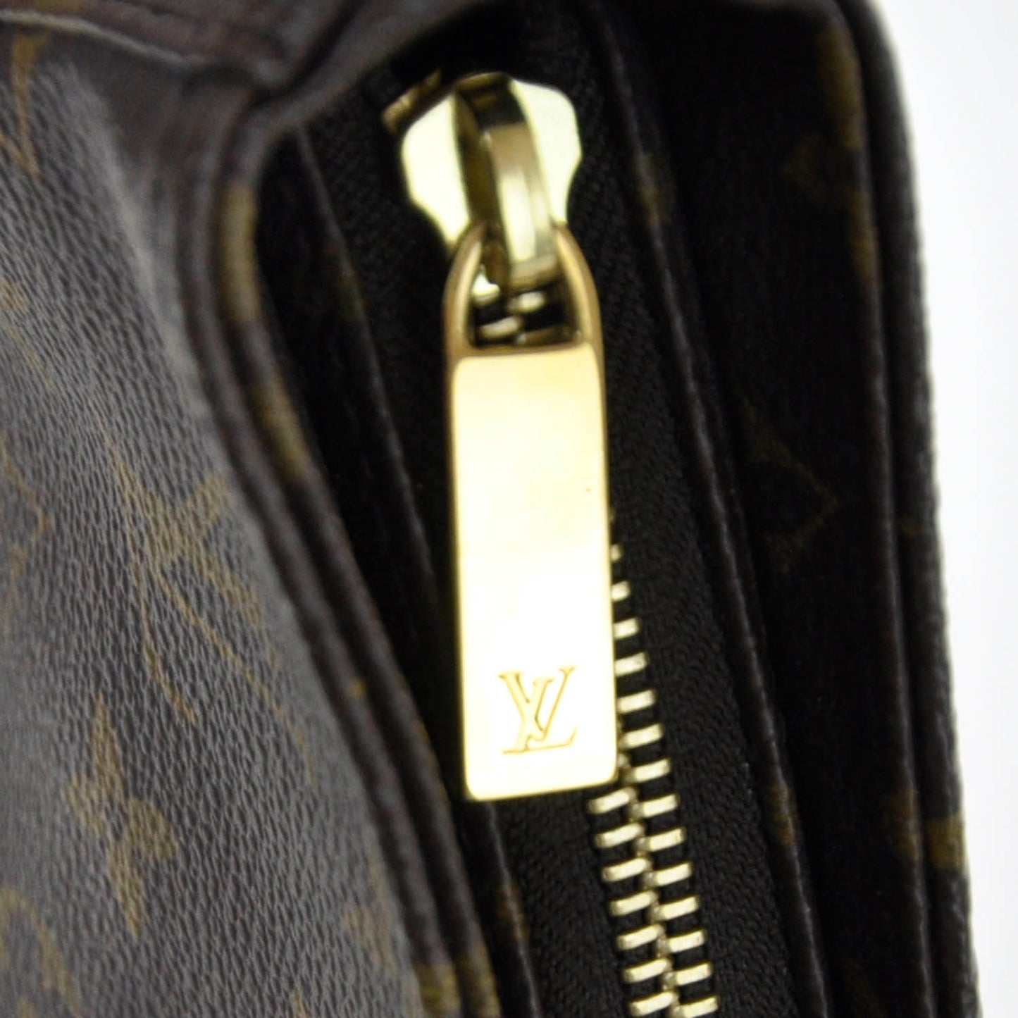 Monogram Looping MM