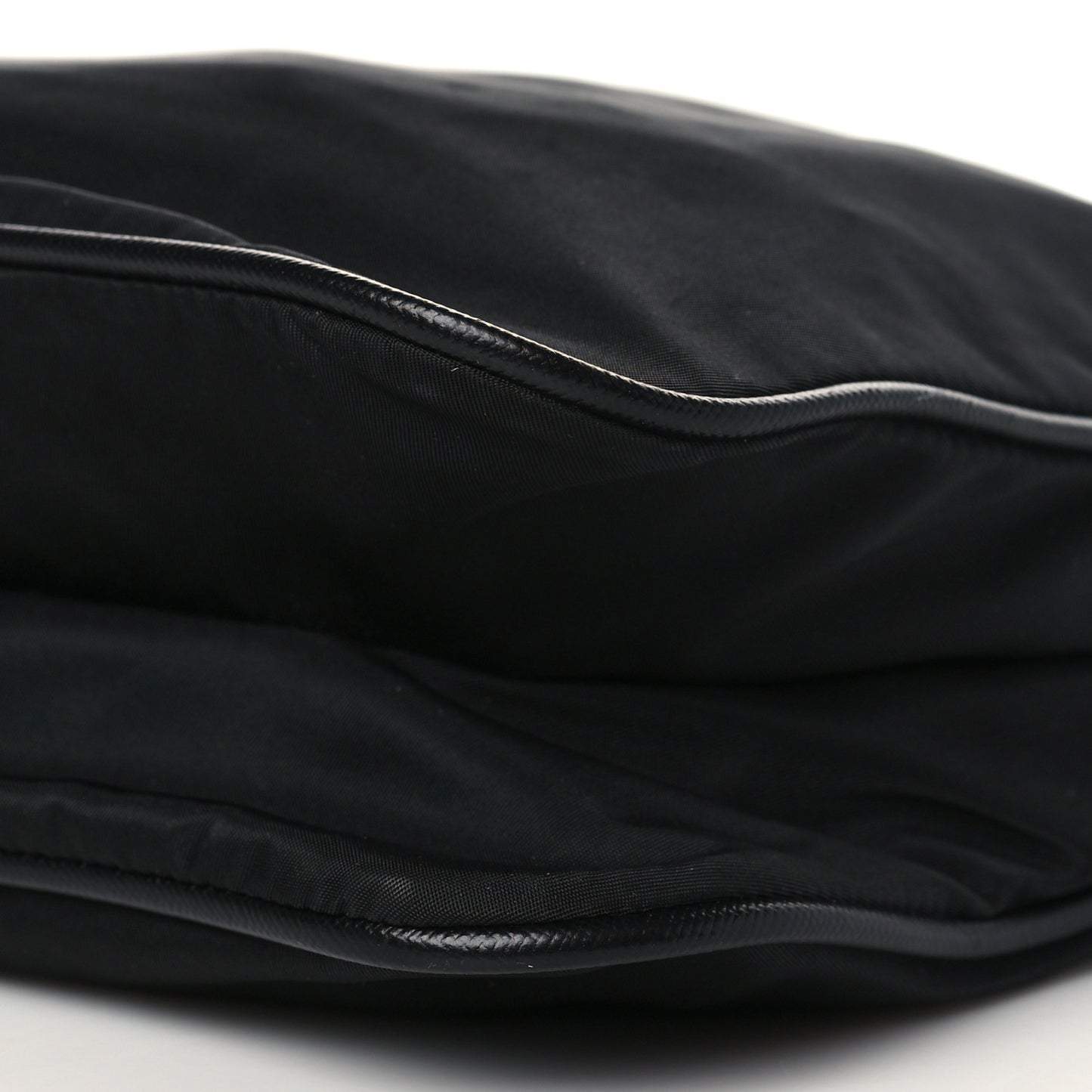 Tessuto Nylon Saffiano Flat Messenger Bag Black