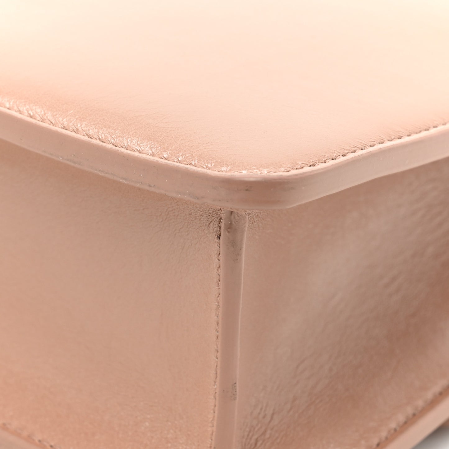 Lambskin 30 Montaigne Flap Fard