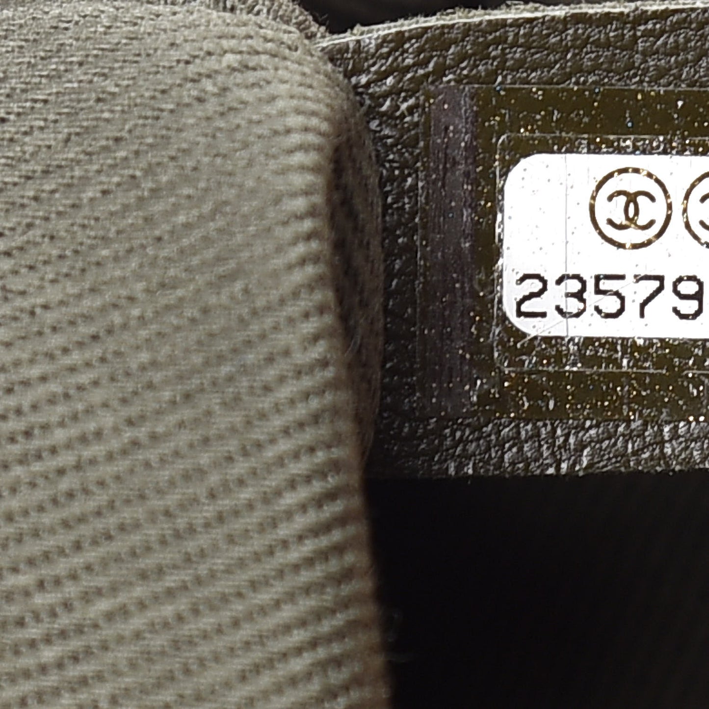 Caviar Quilted Medium Boy Flap Beige