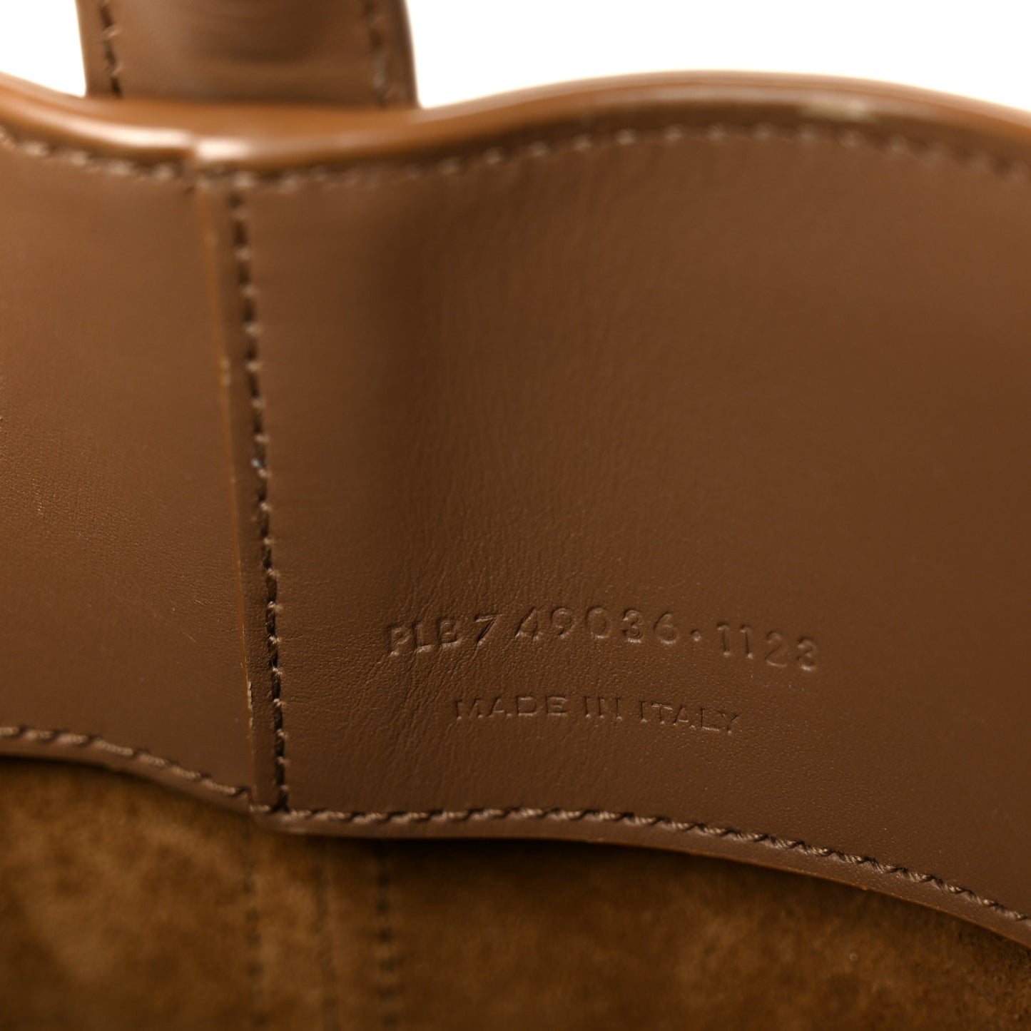 Shiny Calfskin Le 37 Small Bucket Bag Dark Cork