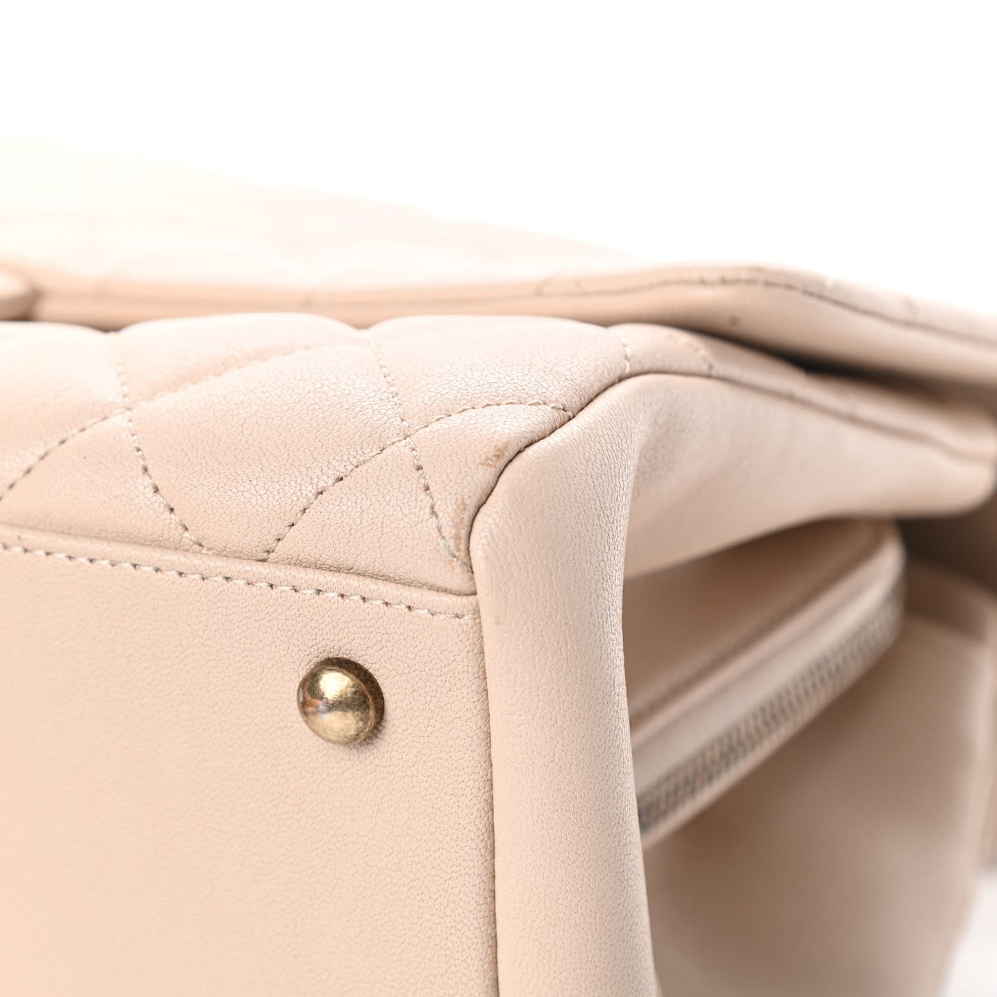 Shiny Sheepskin Quilted Large Trapezio Flap Beige