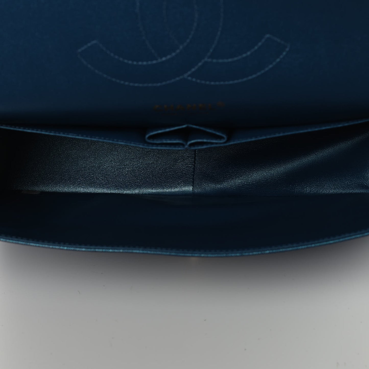 Iridescent Caviar Quilted Jumbo Double Flap Dark Blue