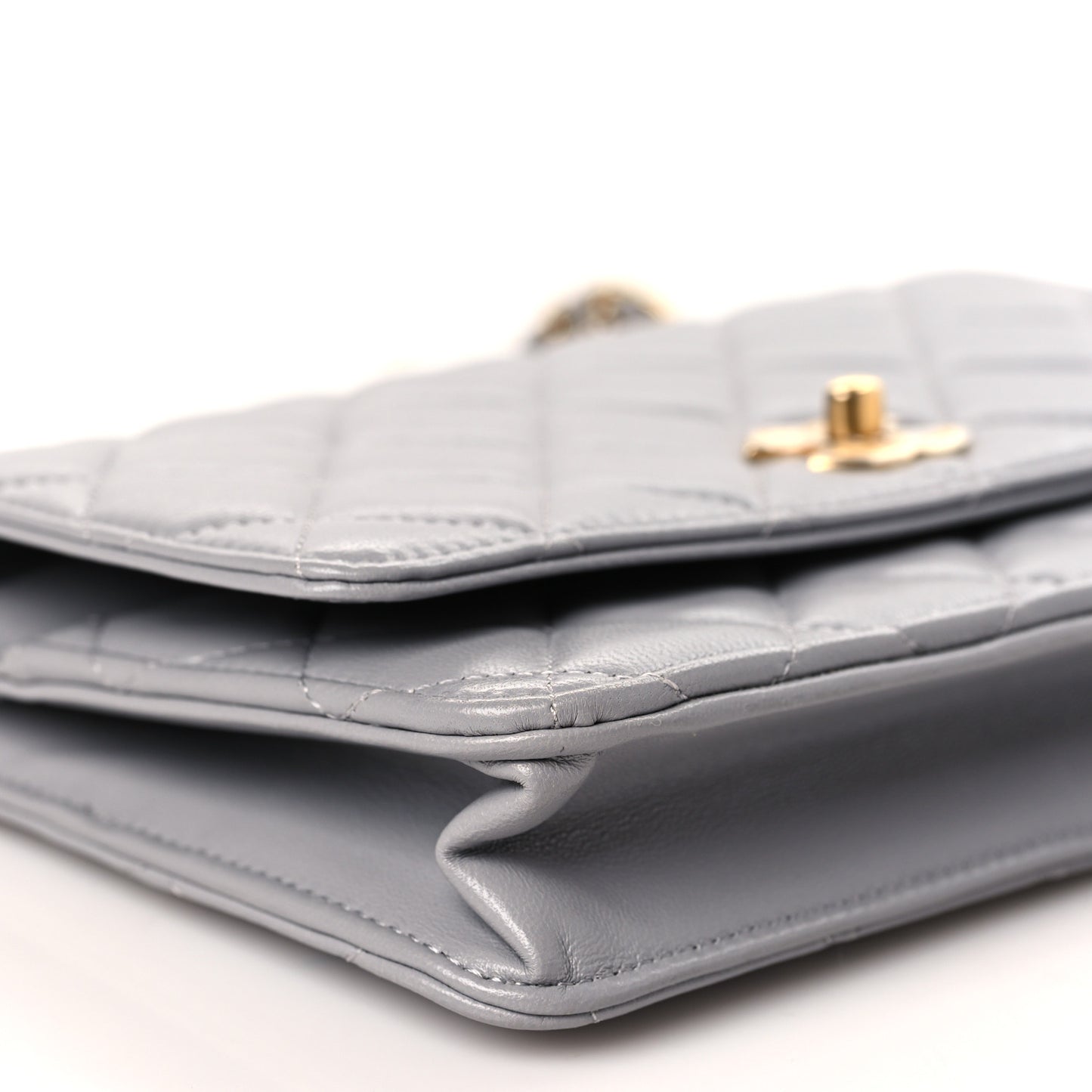 Lambskin Quilted CC Pearl Crush Wallet on Chain WOC Grey