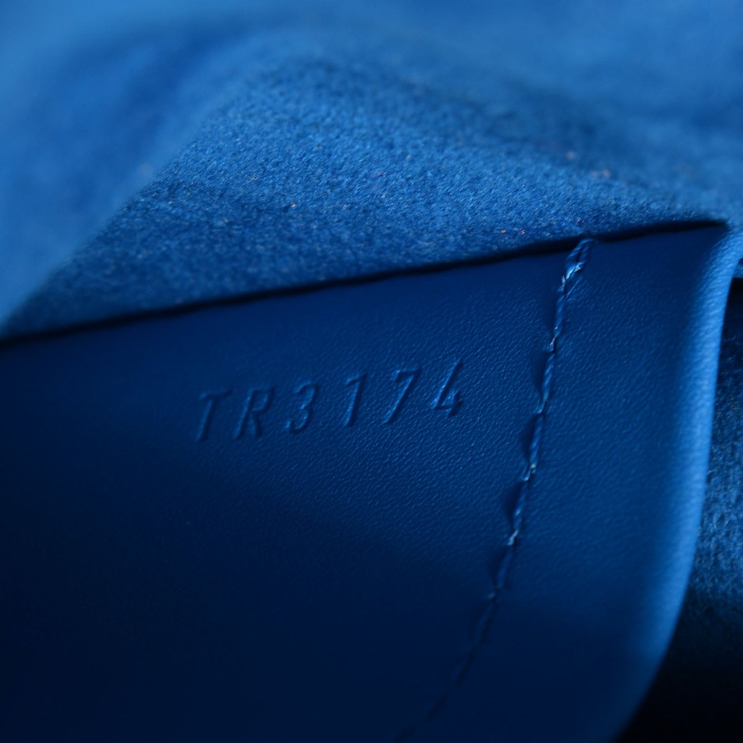 Calfskin Chain Louise MM Blue