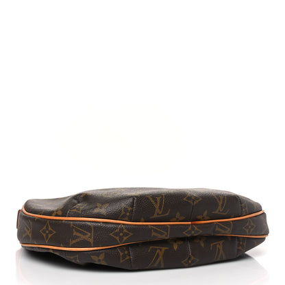 Louis Vuitton Monogram Croissant MM 7 of 18