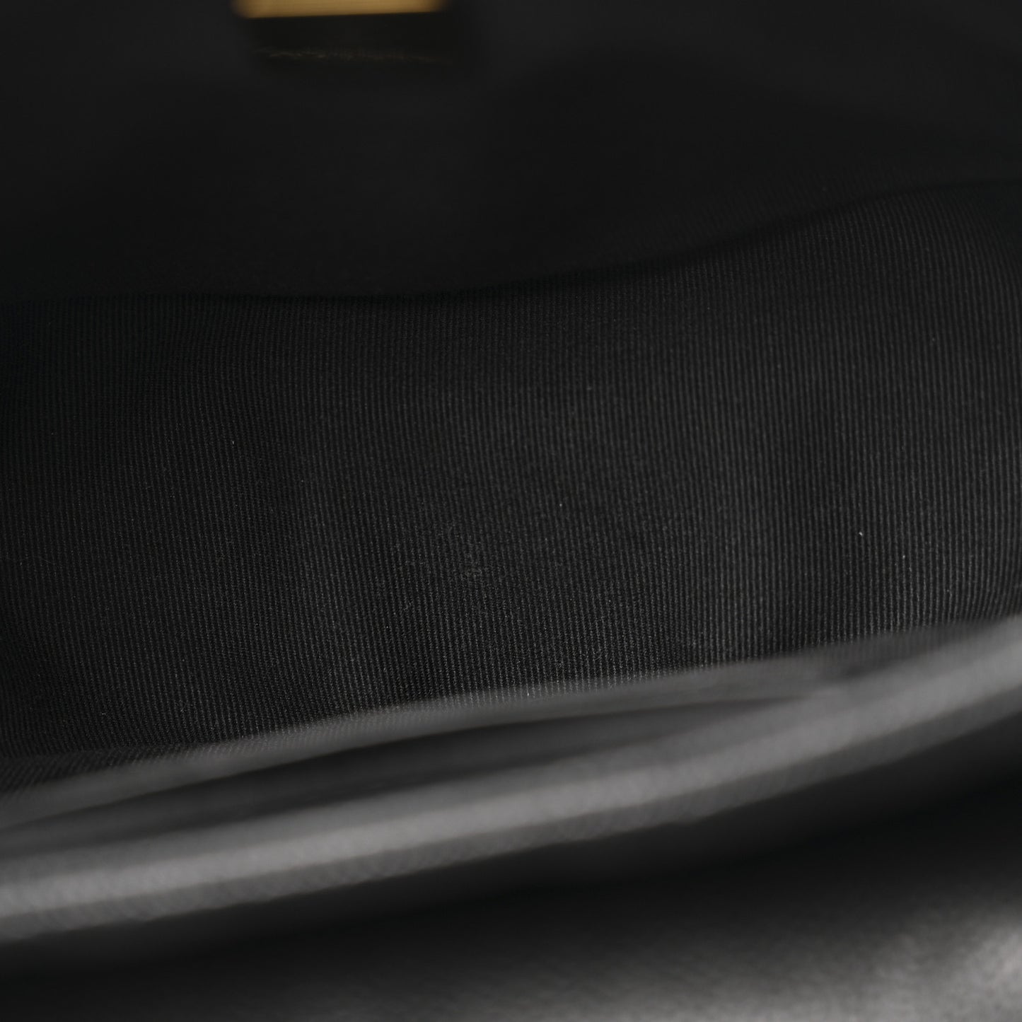 Caviar Quilted Small Messenger Flap Black