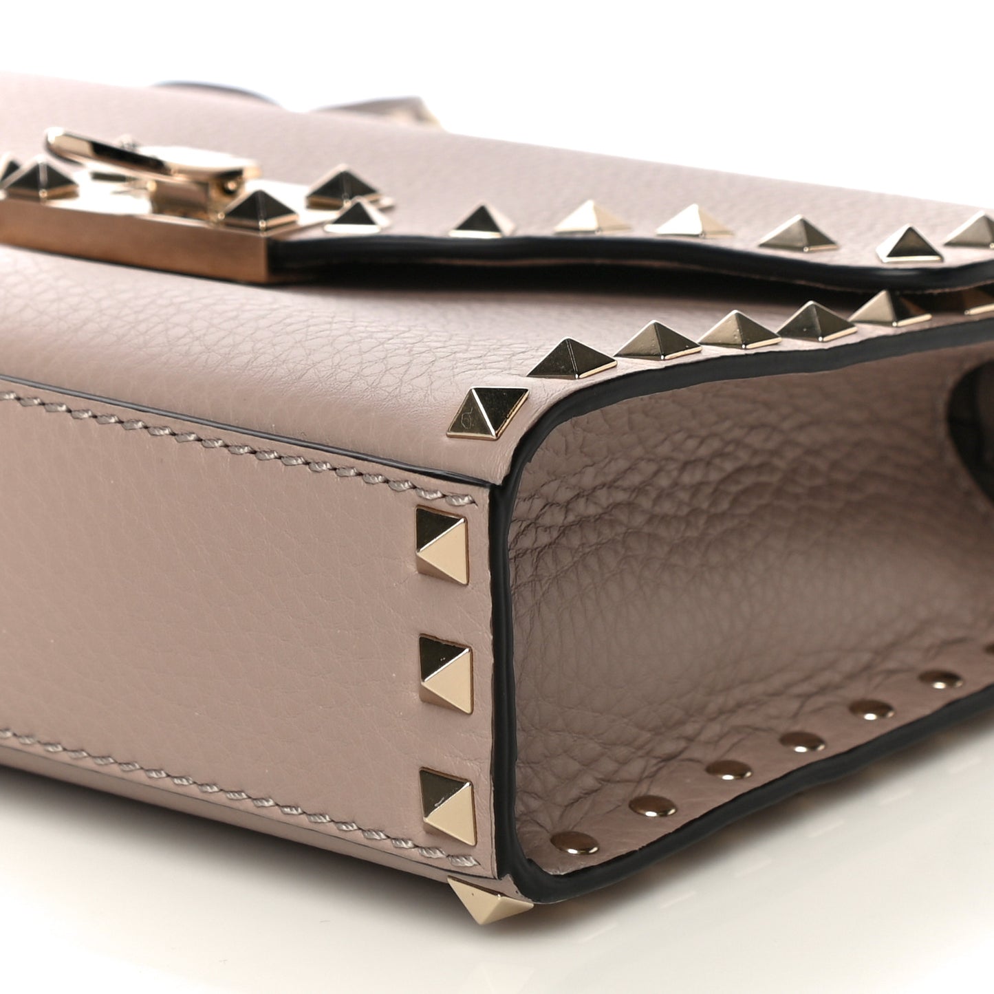 Pebbled Calfskin Medium Rockstud Flip Lock Crossbody Bag Poudre