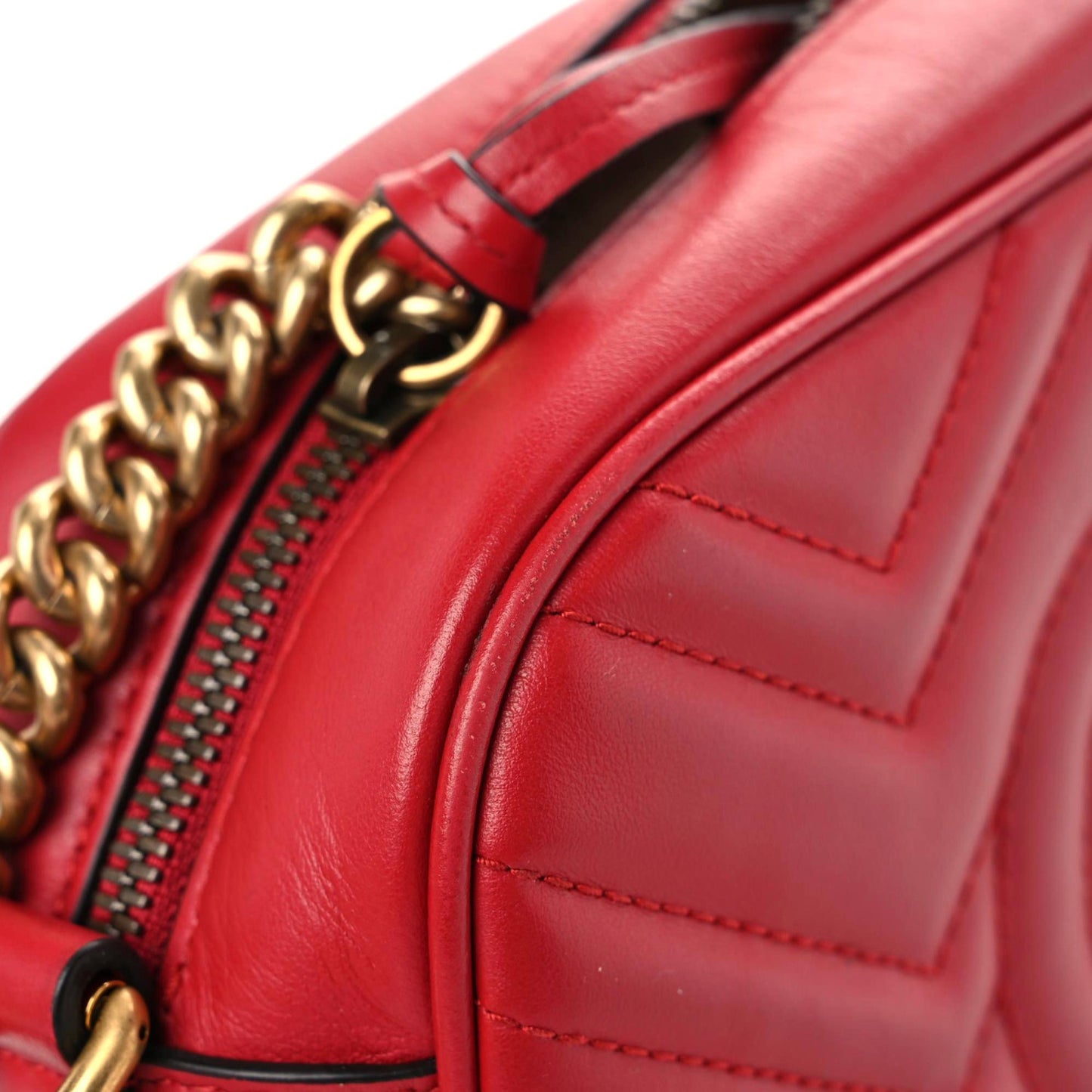 Calfskin Matelasse Small GG Marmont Chain Shoulder Bag Hibiscus Red