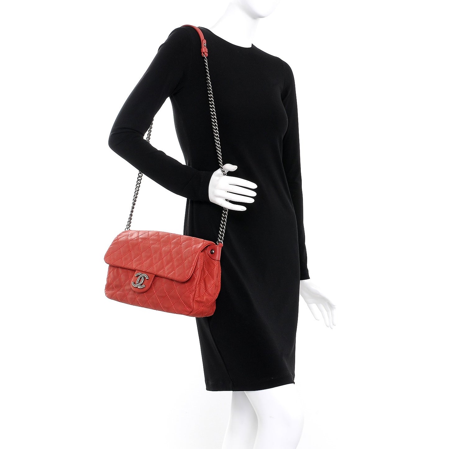 Iridescent Calfskin Large Coco Daily Flap Red