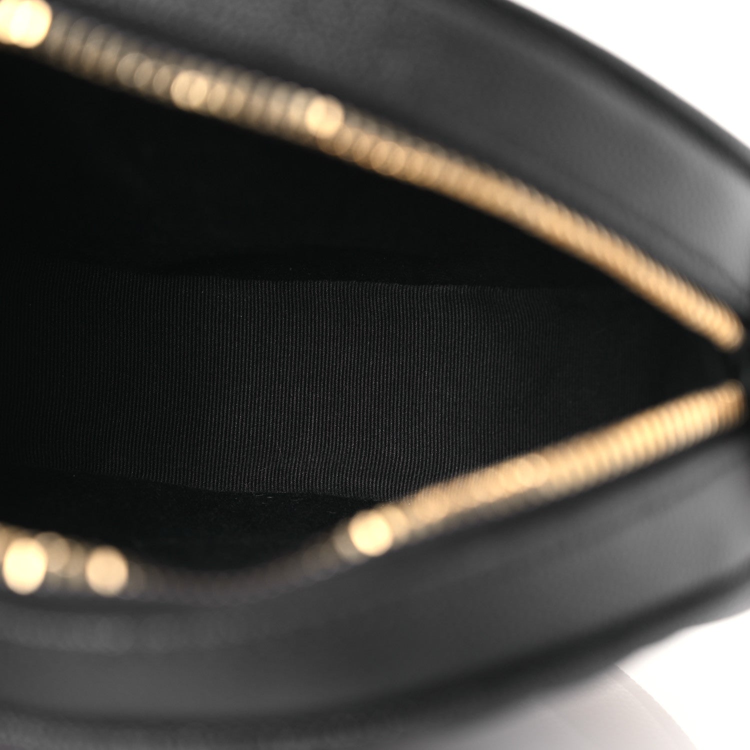Saint Laurent Grain De Poudre Matelasse Chevron Quilted Round Vinyle Camera Bag Black 5 of 11