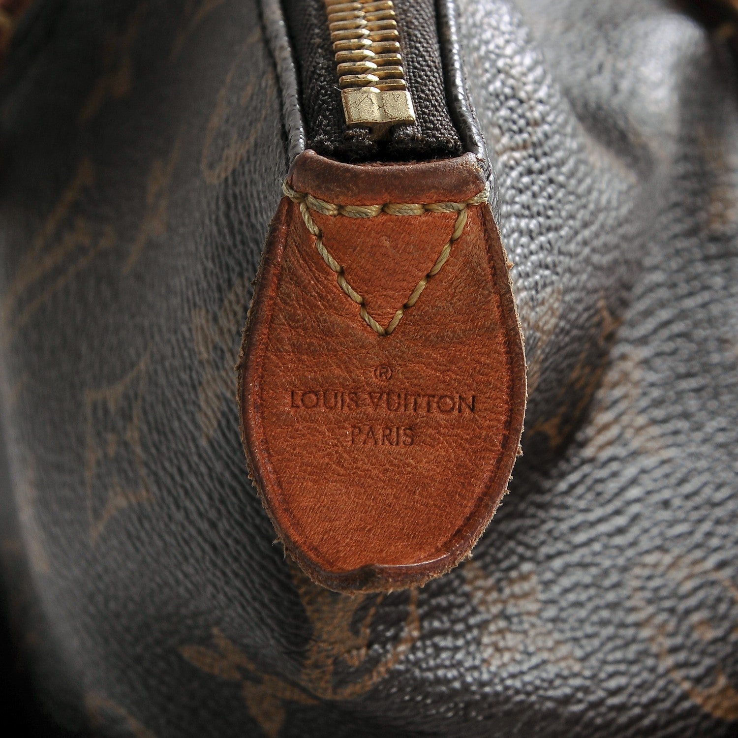 Louis Vuitton Monogram Totally MM 5 of 6