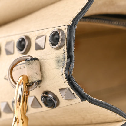 Valentino Garavani Pebbled Calfskin Onyx Medium Guitar Strap Rockstud Rolling Flap Saddle Bag Ivory 19 of 20