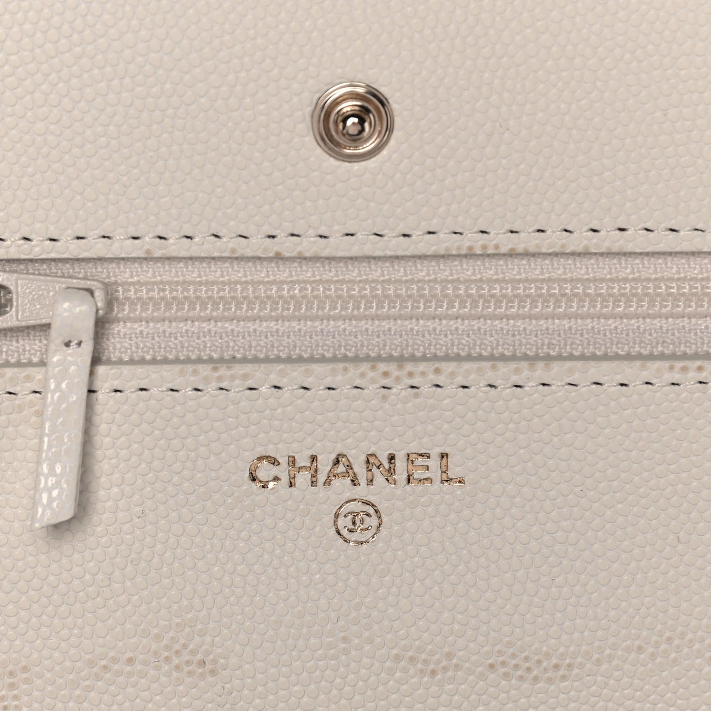 Caviar Quilted Wallet On Chain WOC White