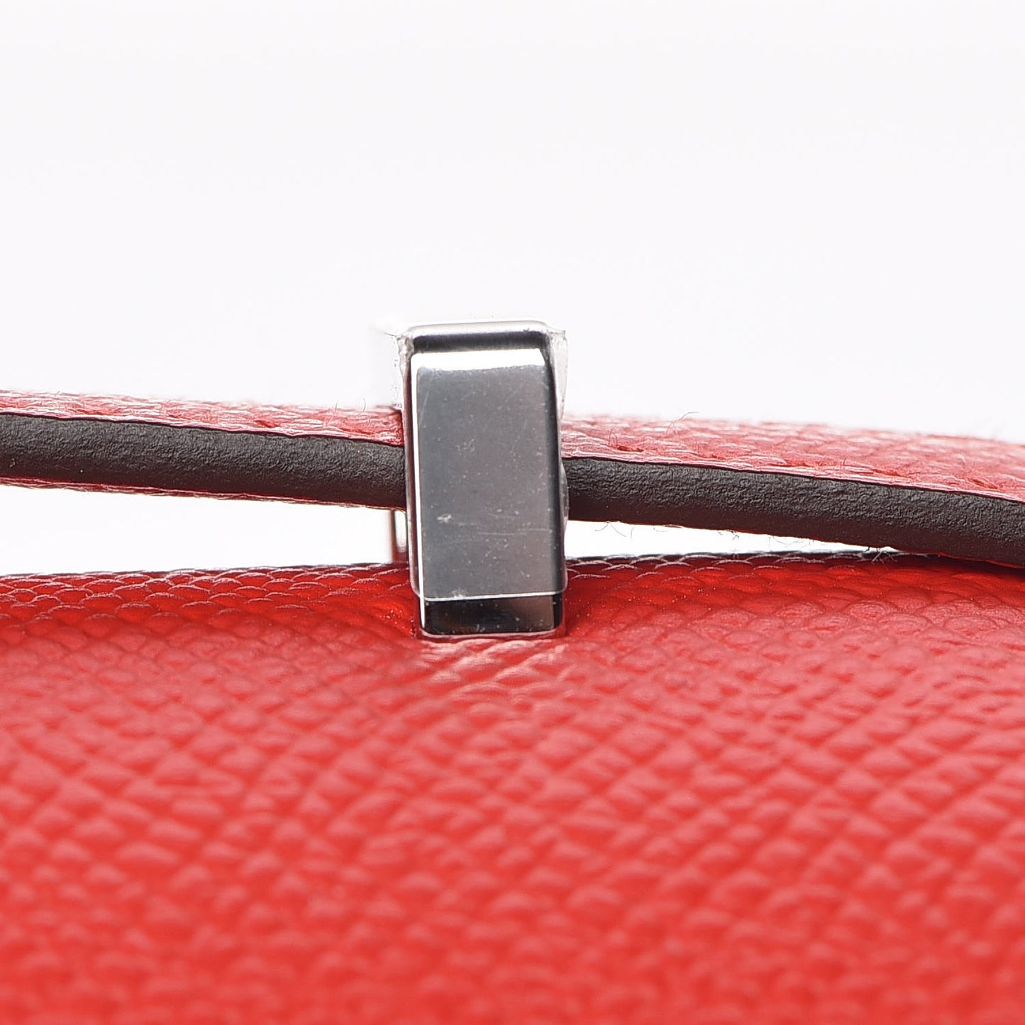 Epsom Constance 18 Rouge de Coeur