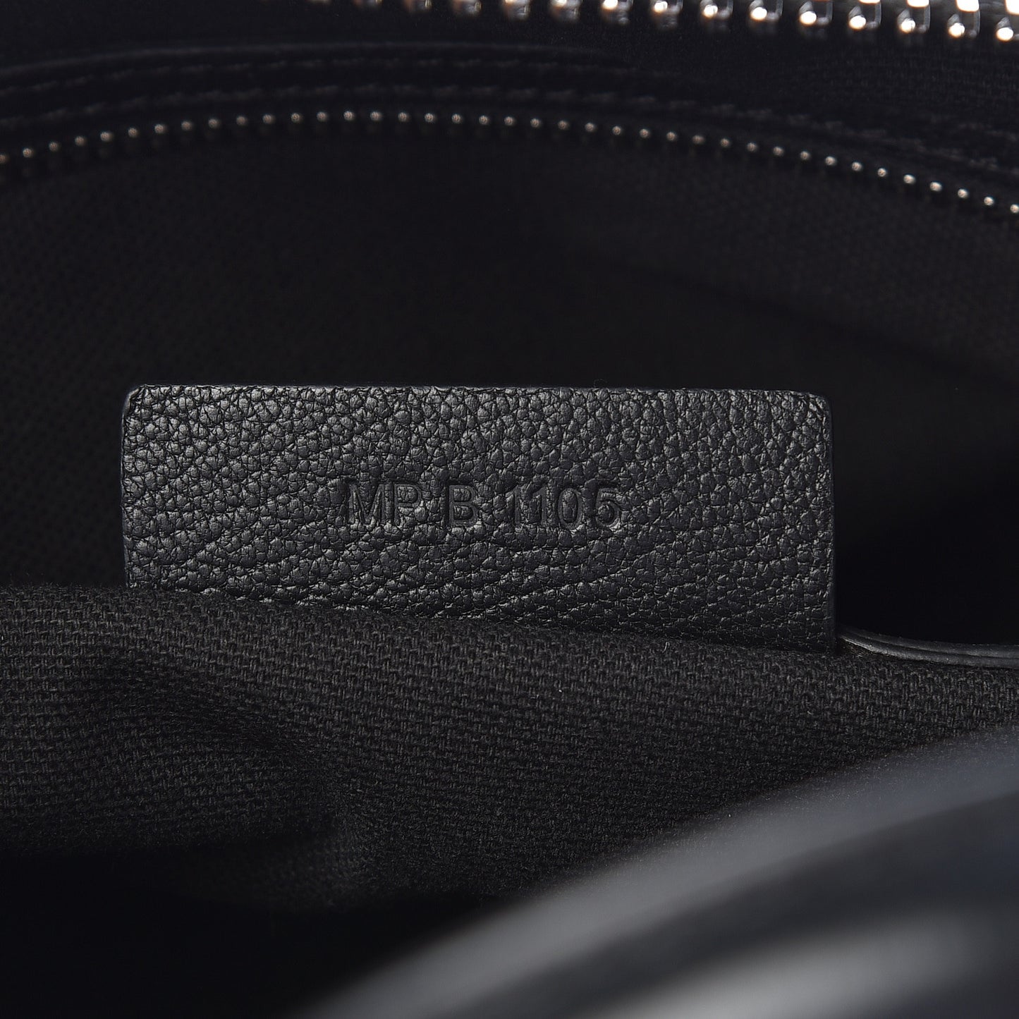 Sugar Goatskin Medium Antigona Black