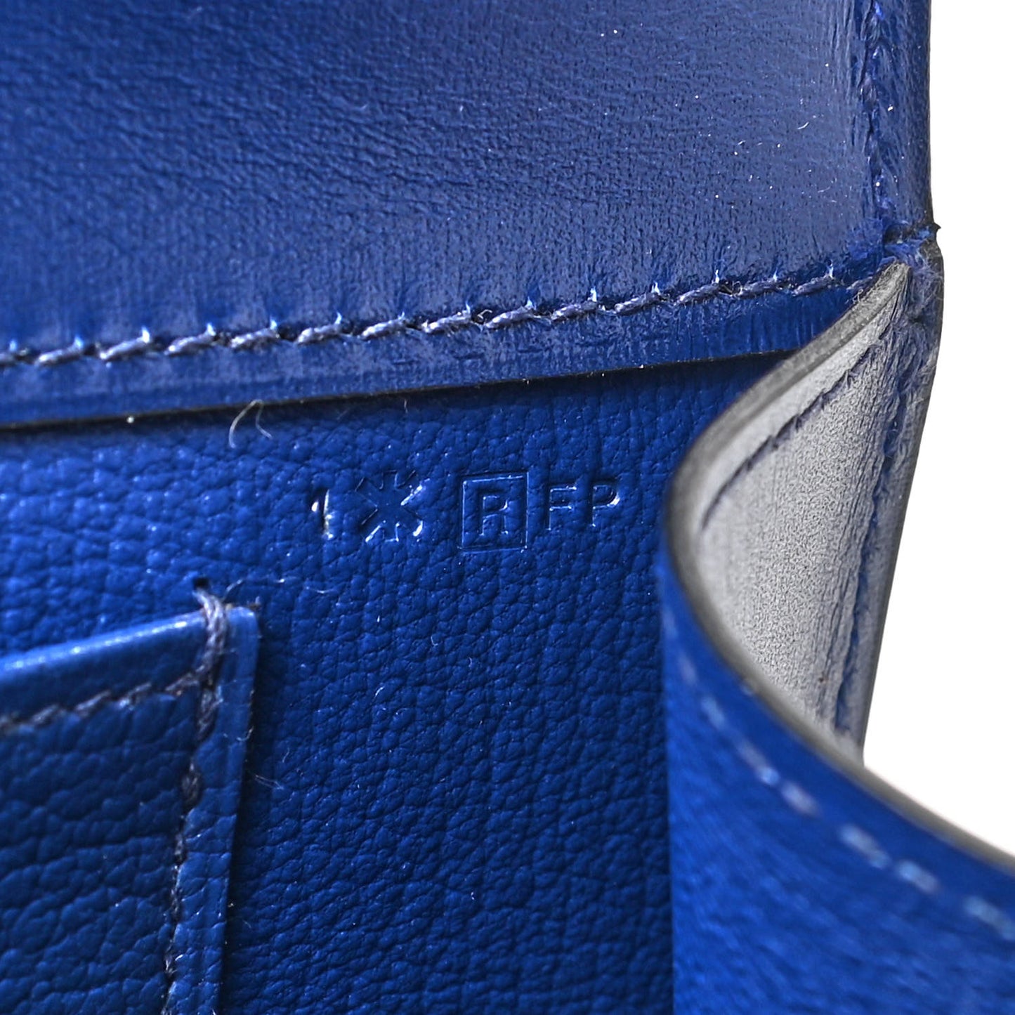 Box Medor 23 Clutch Bleu Saphir