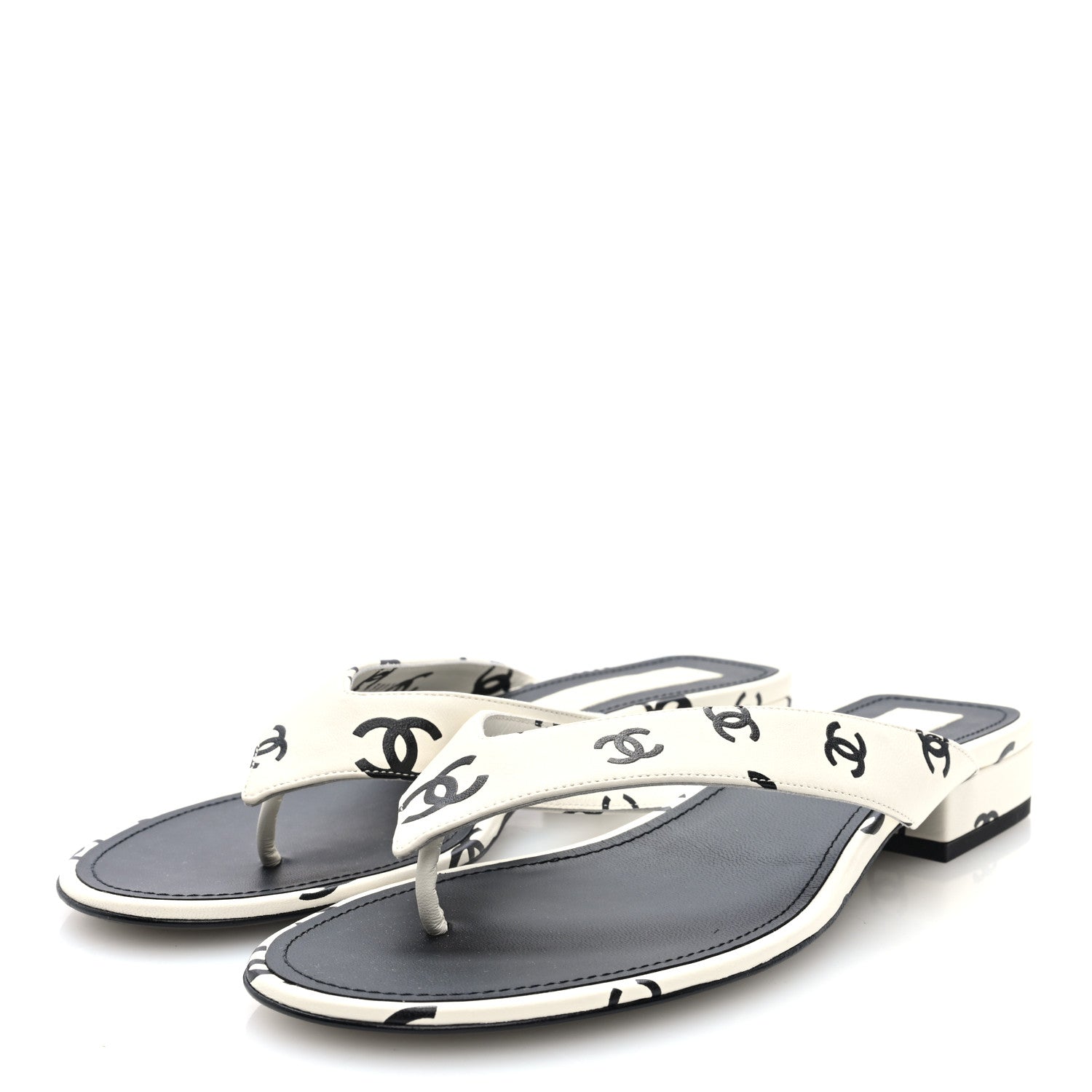 Chanel Lambskin Printed CC Thong Sandals 40 White Black 4 of 9