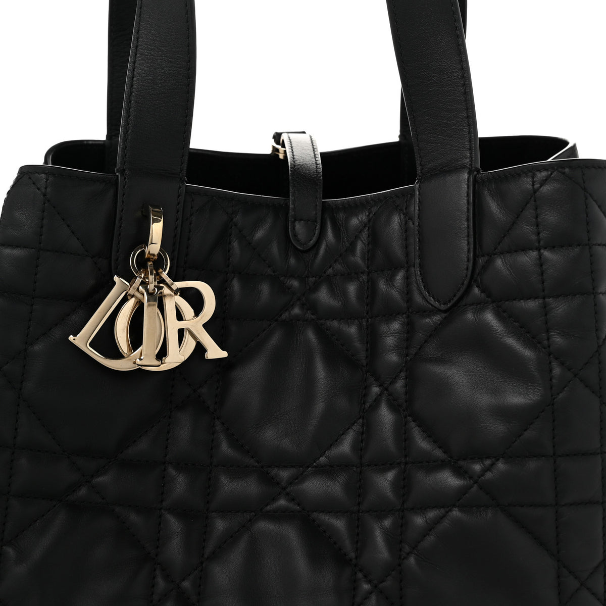Calfskin Macrocannage Medium Toujours Black