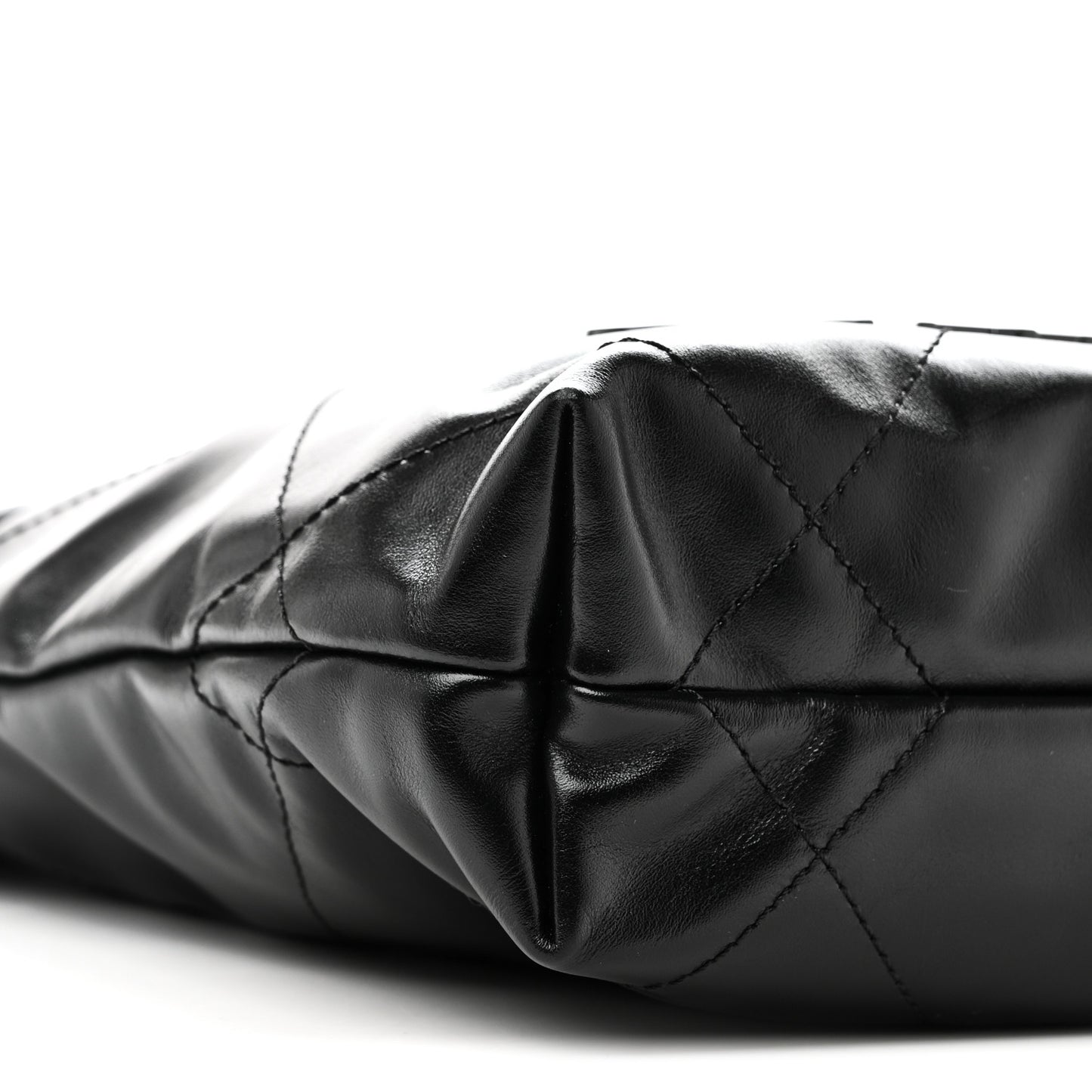 Shiny Calfskin Quilted Mini Chanel 22 So Black