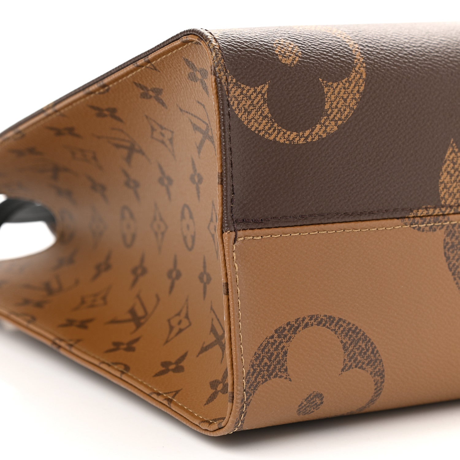 Louis Vuitton Reverse Monogram Giant Onthego MM 7 of 9