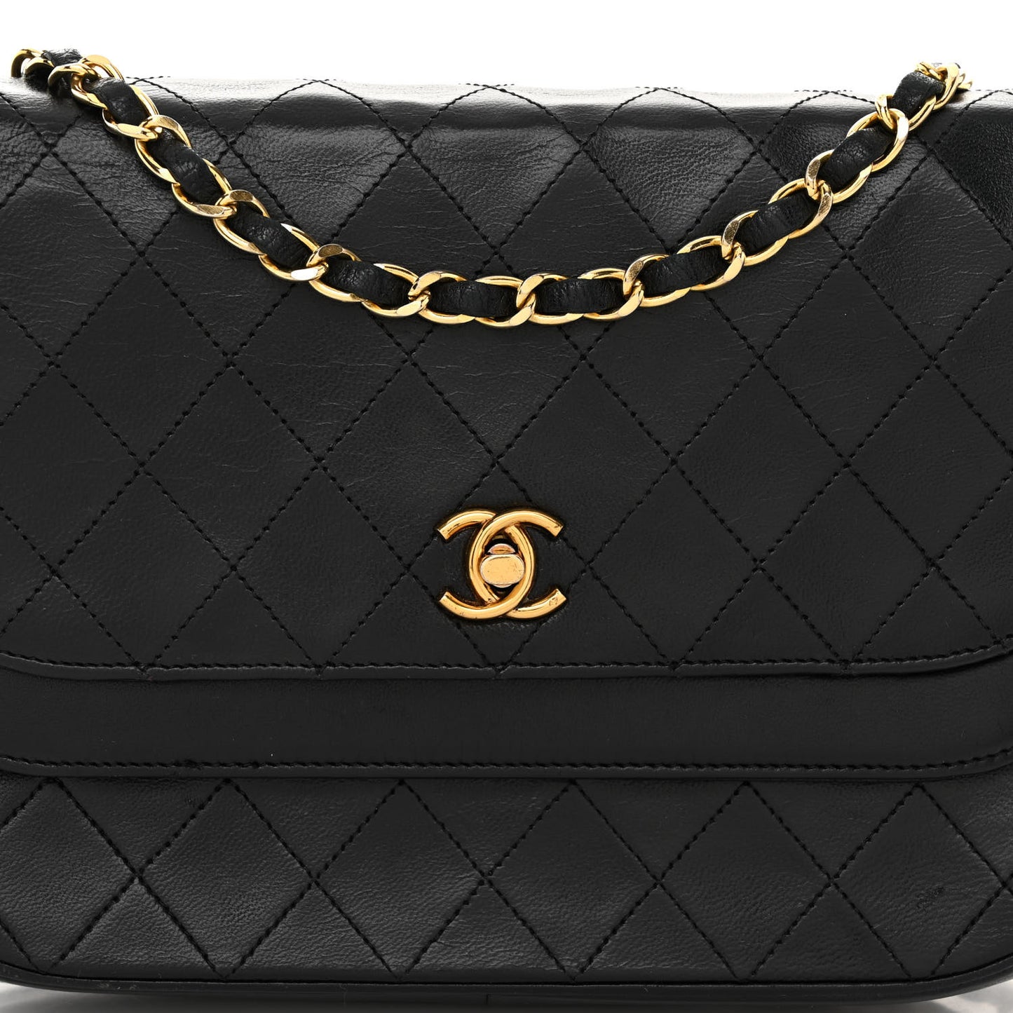 Lambskin Quilted Medium Round Double Flap Black