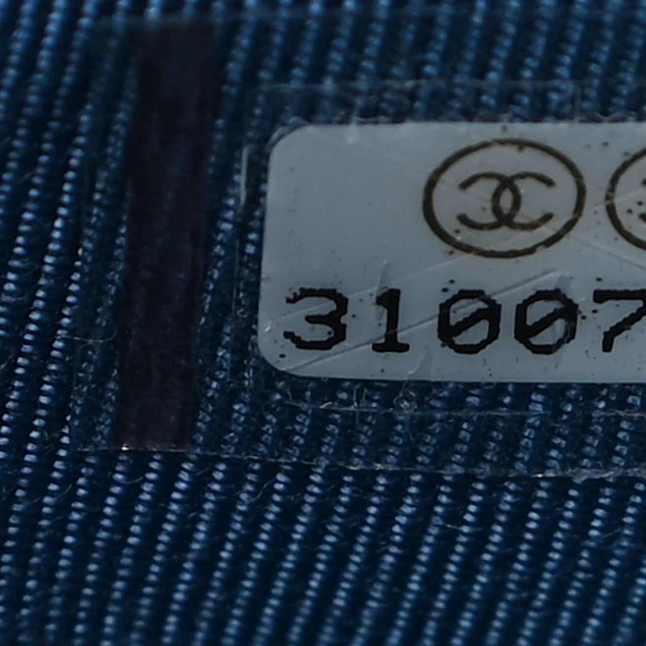 Caviar Quilted CC Zip Card Holder Blue