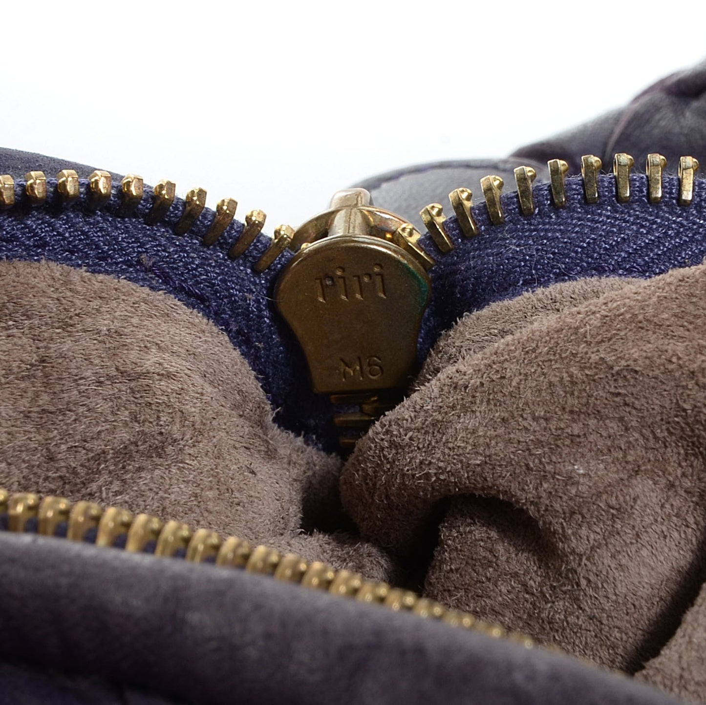 Nappa Intrecciato Pleated Large Veneta Hobo Turbolence