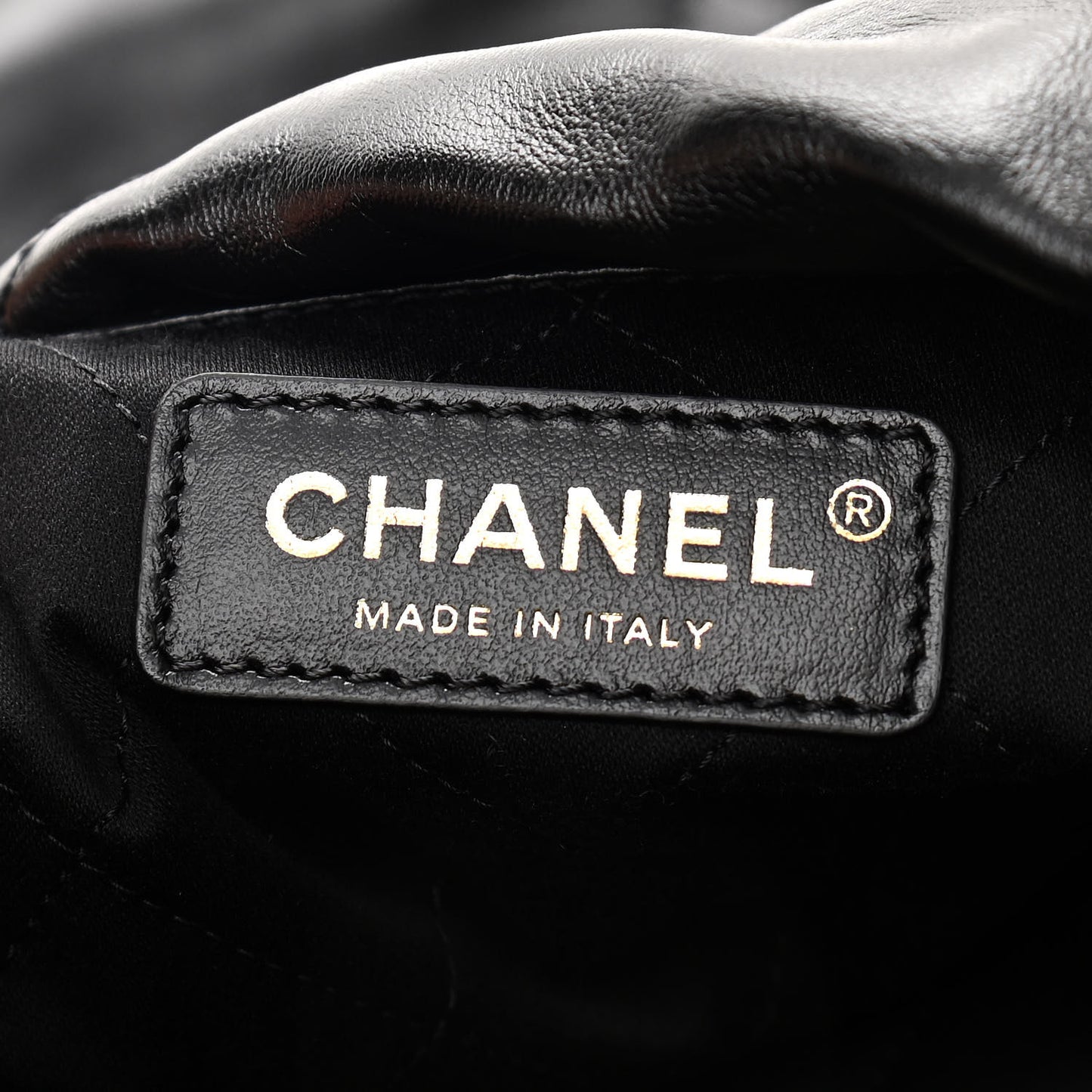 Shiny Calfskin Quilted Chanel 22 Black
