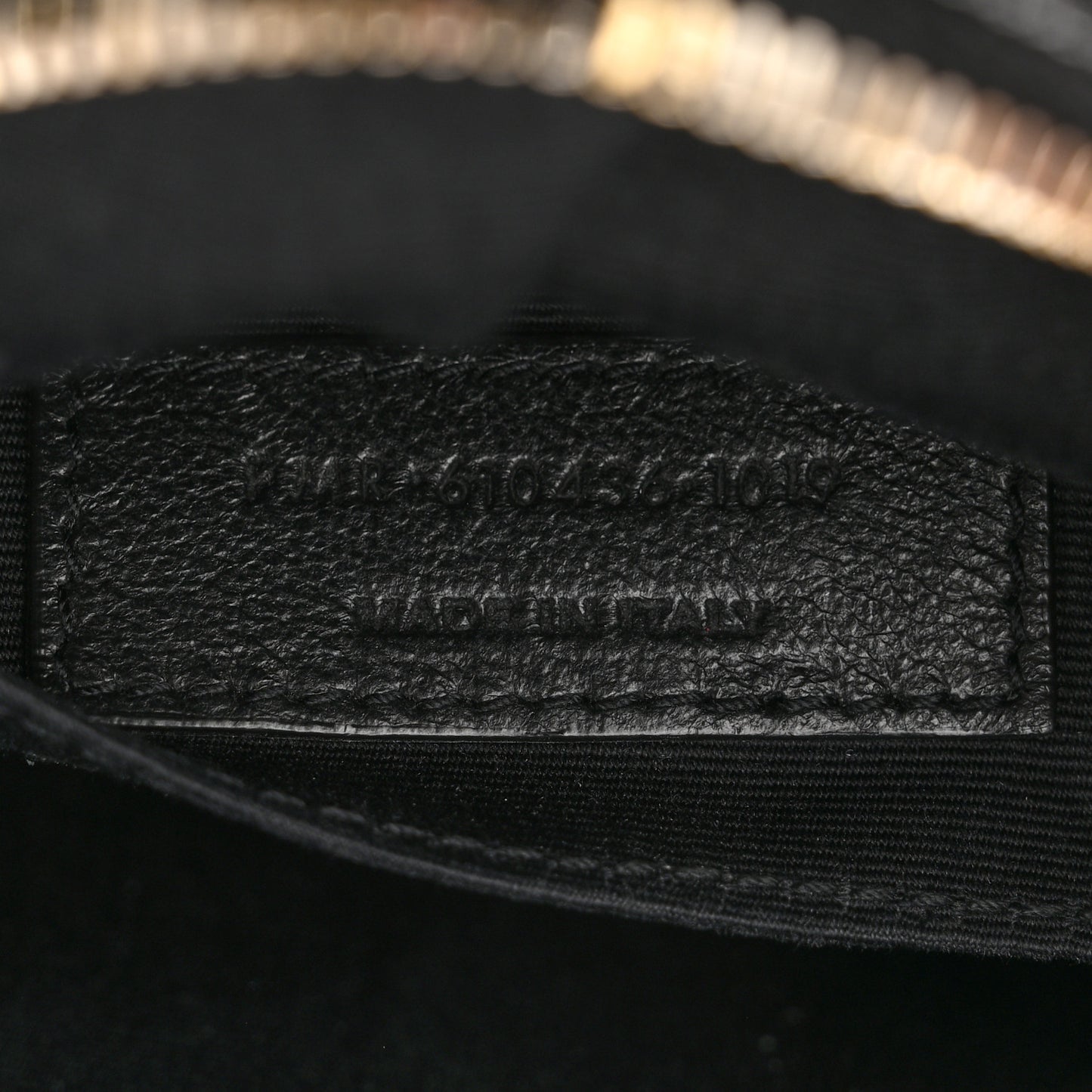 Grain De Poudre Matelasse Chevron Quilted Round Vinyle Camera Bag Black