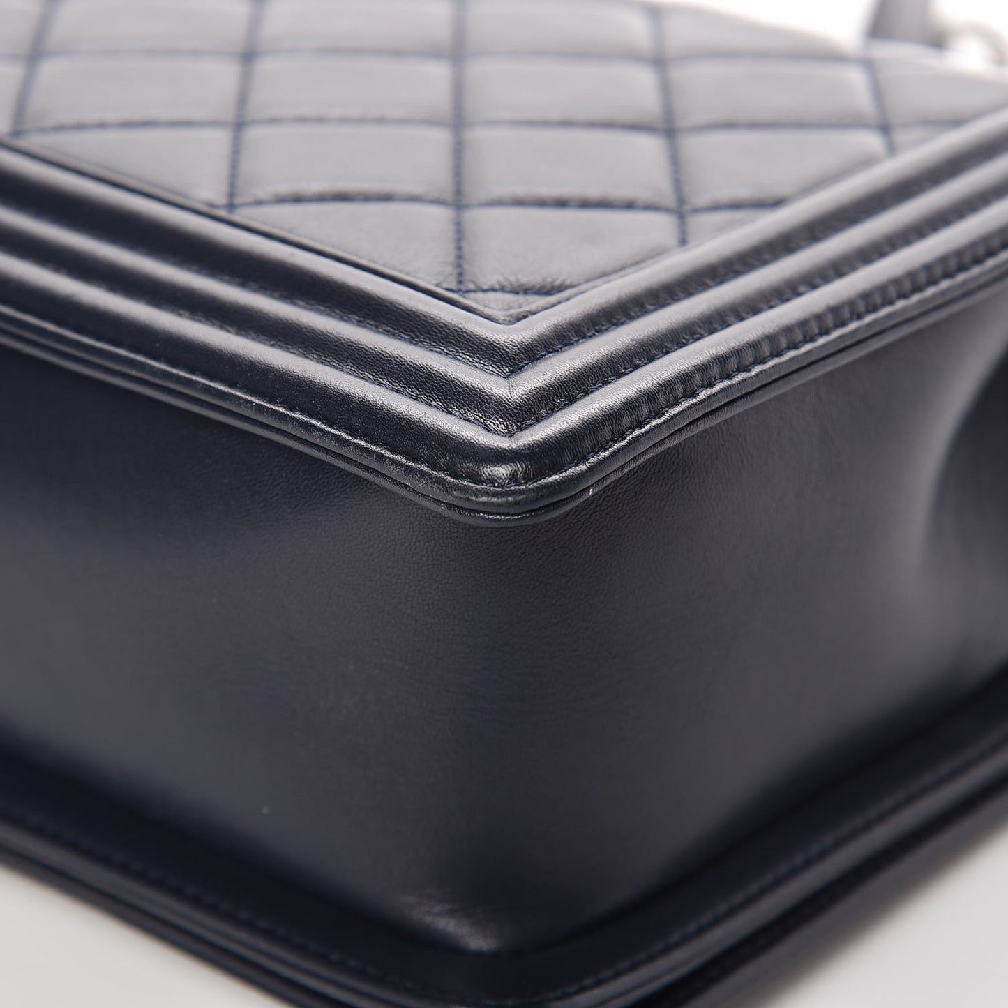 Lambskin Quilted New Medium Boy Flap Navy