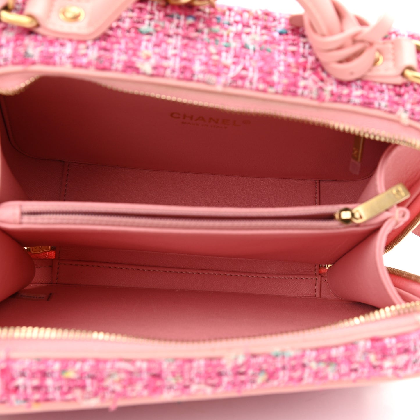 Tweed Quilted Medium CC Filigree Vanity Case Pink