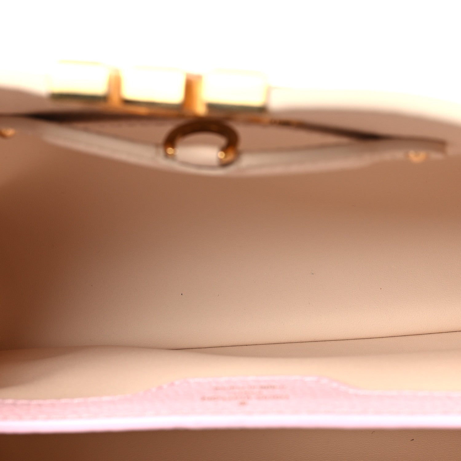 Louis Vuitton Taurillon Enamel Chain Capucines BB Quartz 5 of 9