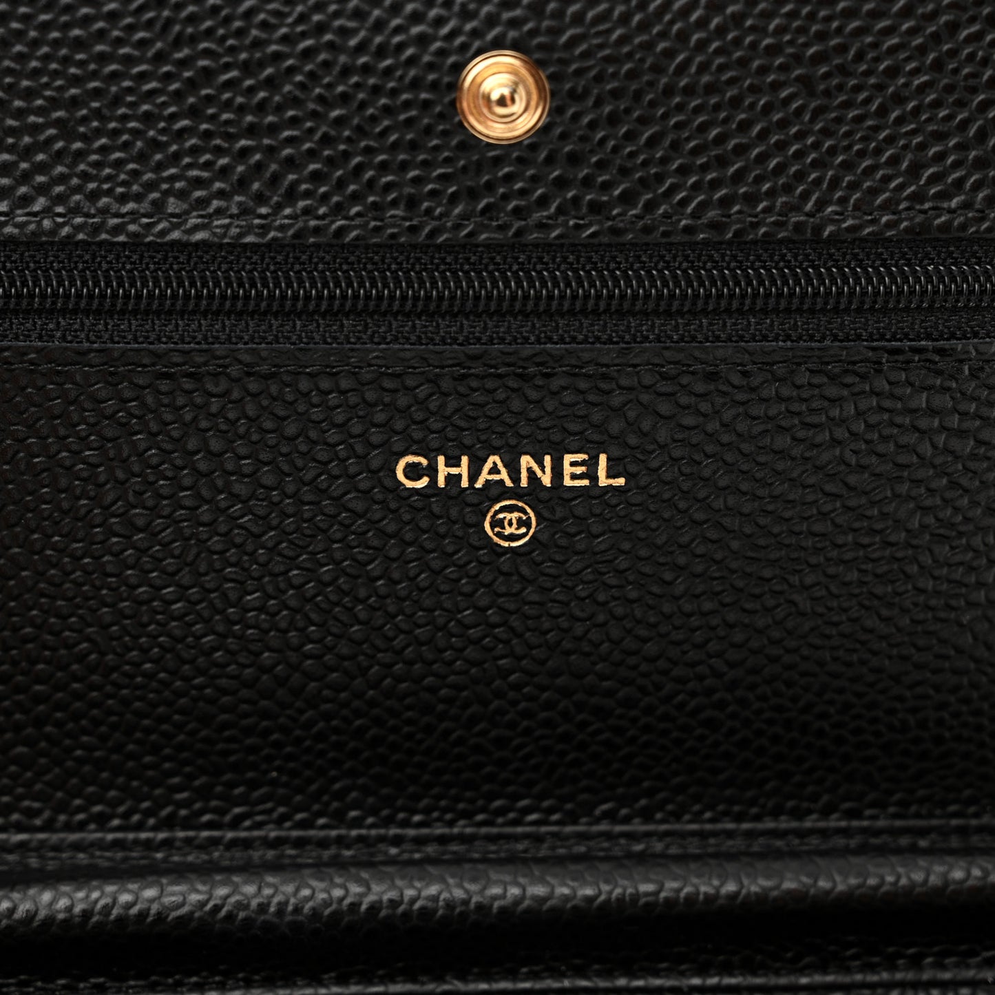 Caviar Quilted Wallet on Chain WOC Black