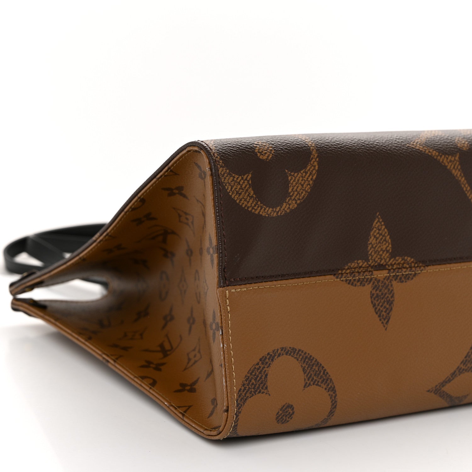 Louis Vuitton Reverse Monogram Giant Onthego MM 8 of 9