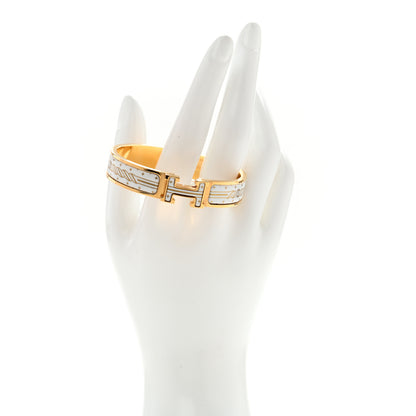 Hermes Enamel Printed Quadrige Au Fil Narrow Clic Clac H Bracelet PM Orfevre Jaune Or Blanc 2 of 5
