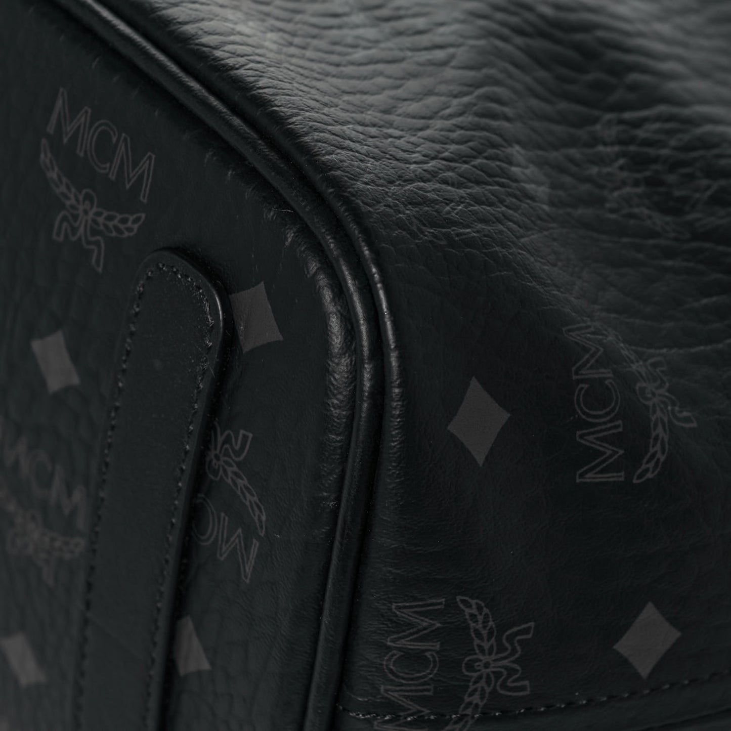 Visetos Medium Liz Reversible Shopper Tote Black