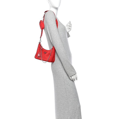 Prada Nylon Re-Edition 2005 Shoulder Bag Rosso 2 of 11
