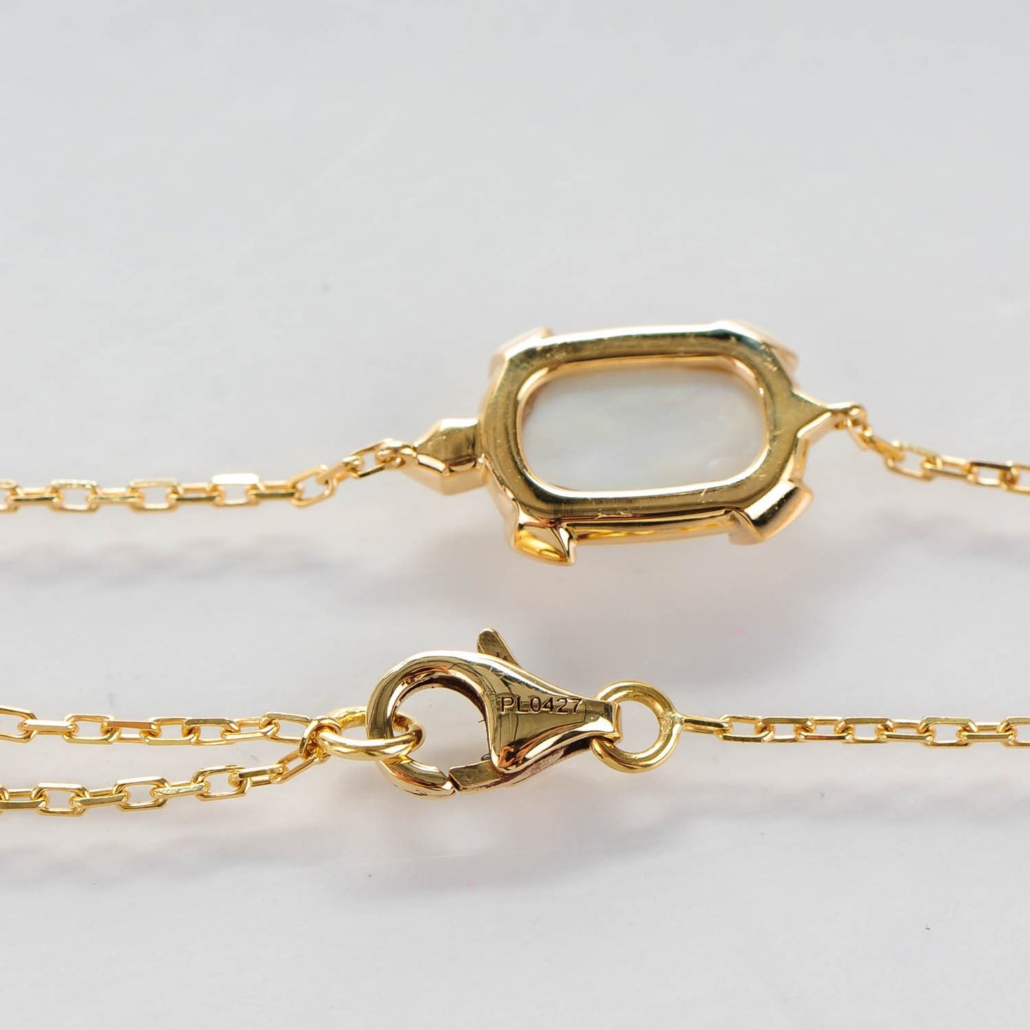 18K Yellow Gold Mother Of Pearl Diamond Tortue Charm Bracelet