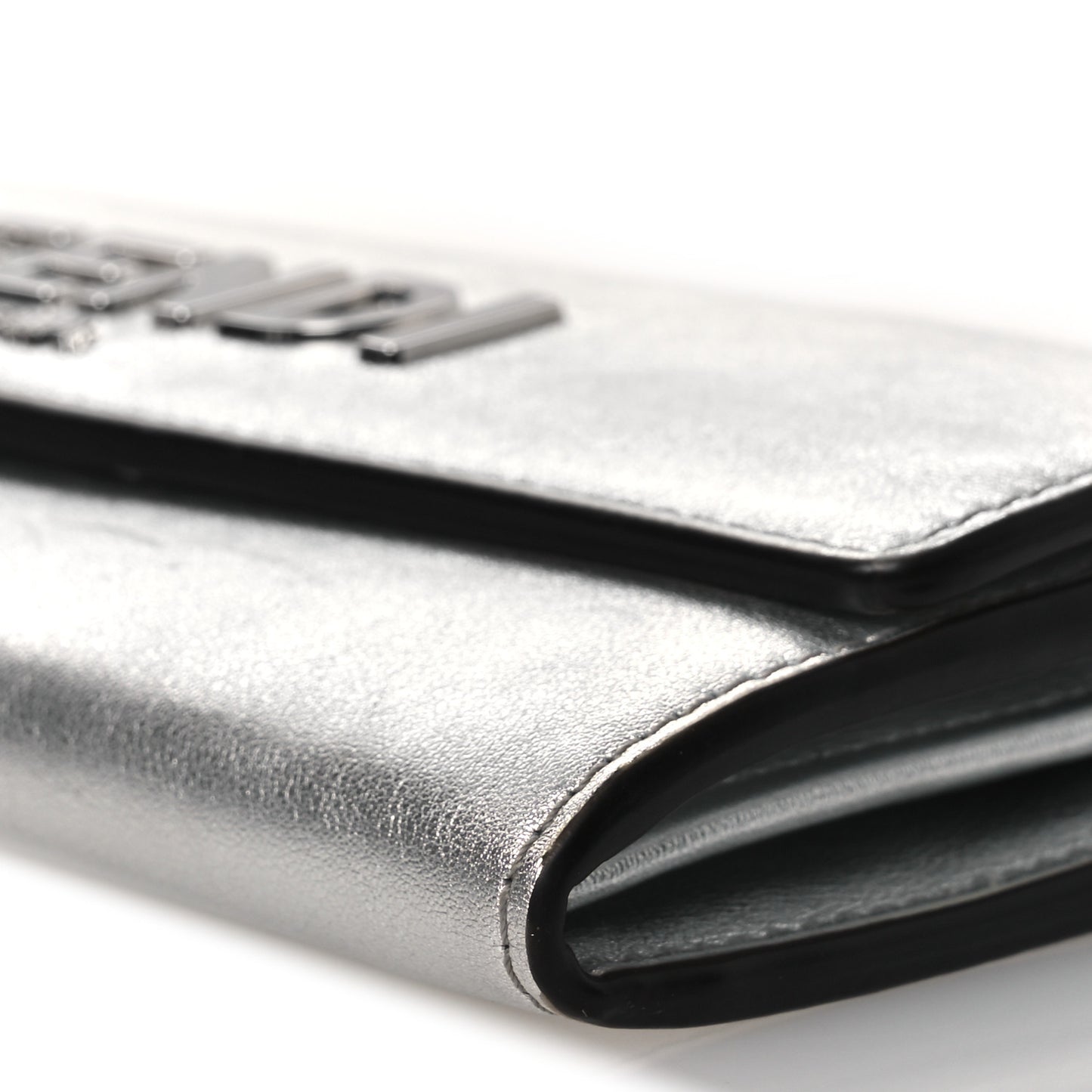Metallic Calfskin Continental Wallet On Chain Argento