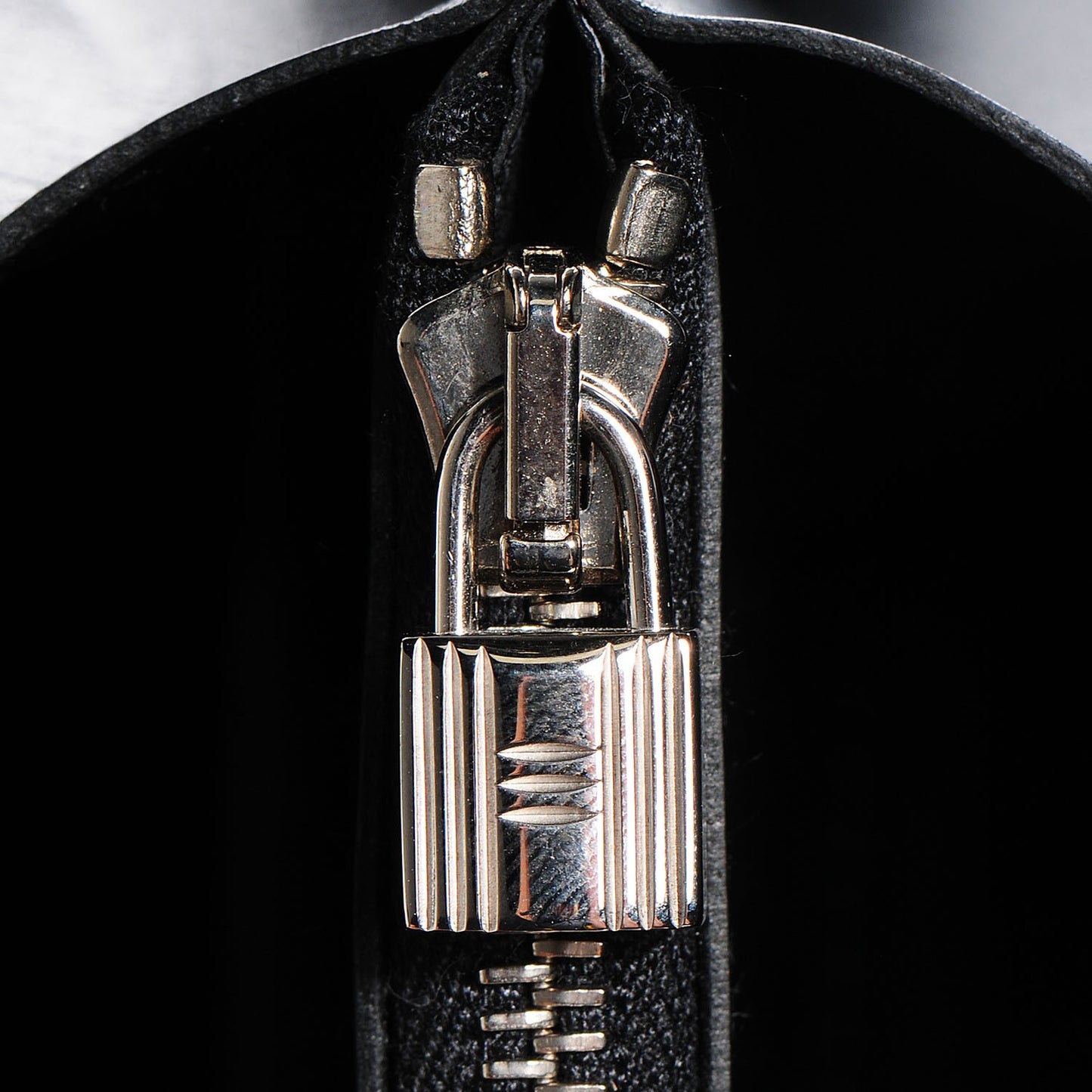 Box Kelly Longue Wallet Black