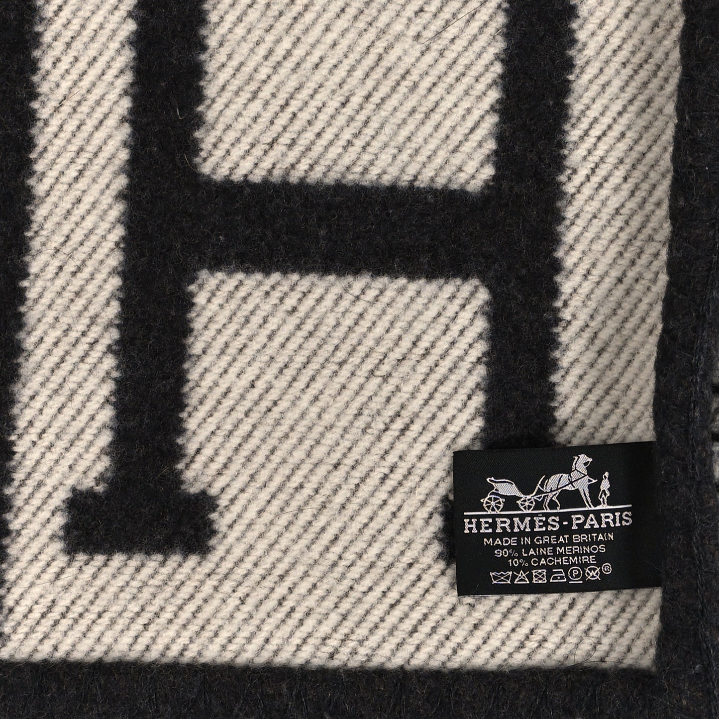 Wool Cashmere Signature Avalon Blanket Black