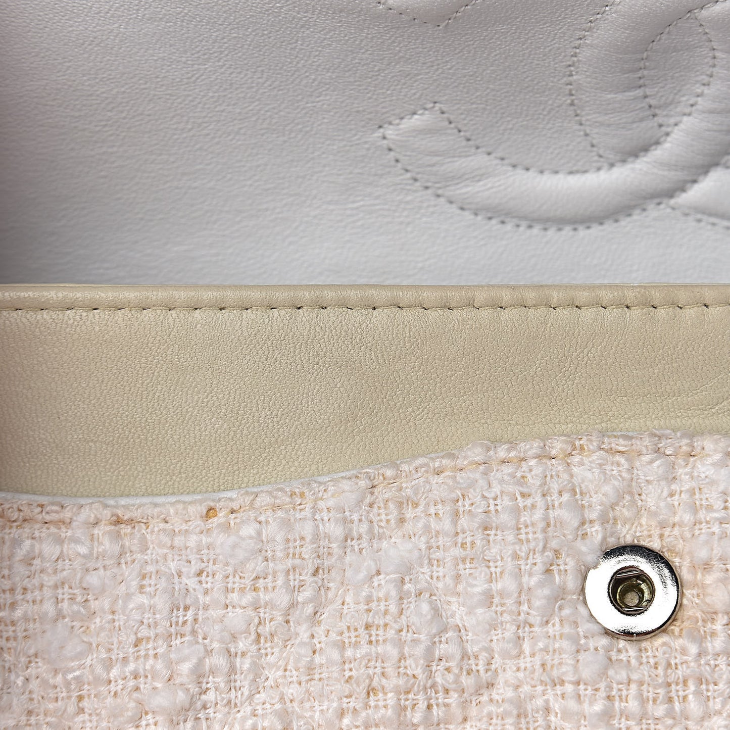 Tweed Medium Double Flap White