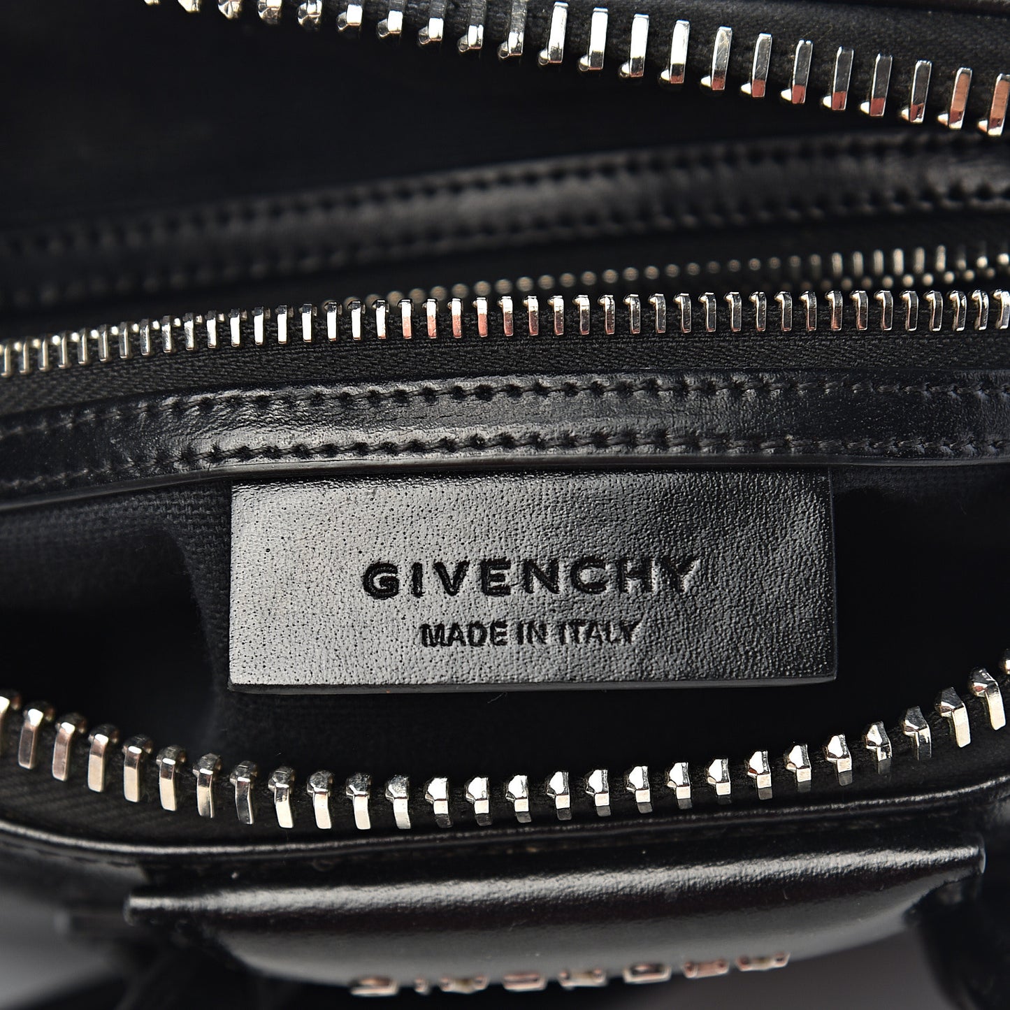 Shiny Lord Calfskin Mini Antigona Black