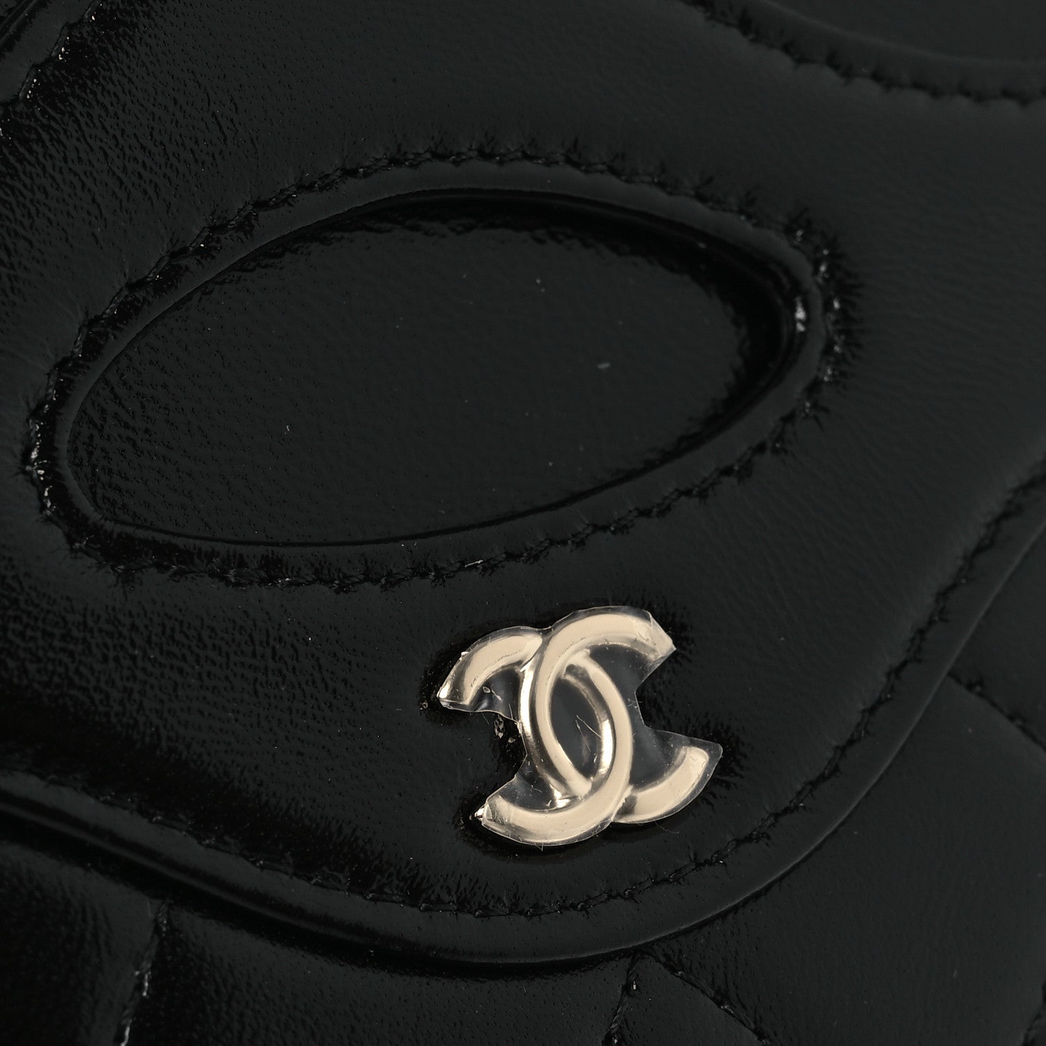 Chanel Shiny Crumpled Calfskin Quilted 31 Card Holder Black 9 of 10